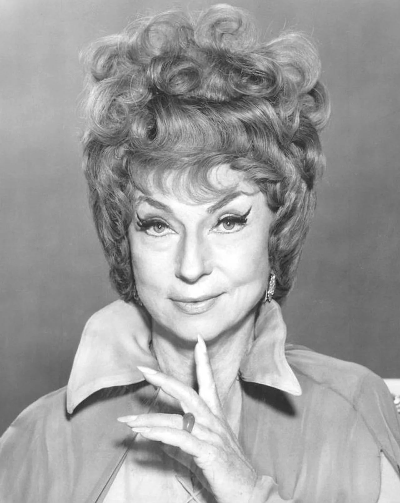 Porträt von Agnes Moorehead (1900–1974) – Gedenkseite