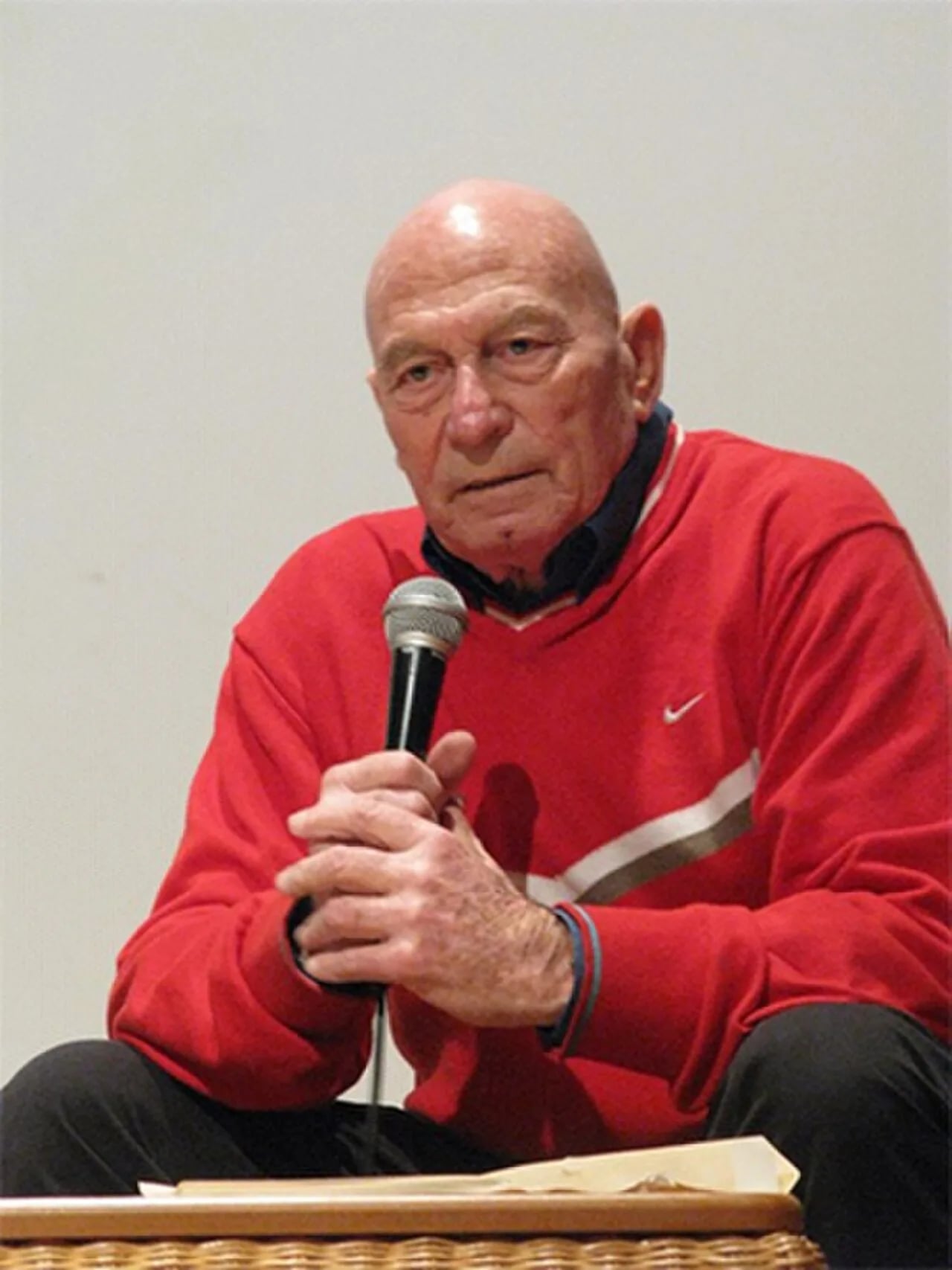 Porträt von Zvi Yanai (1935–2013) – Gedenkseite