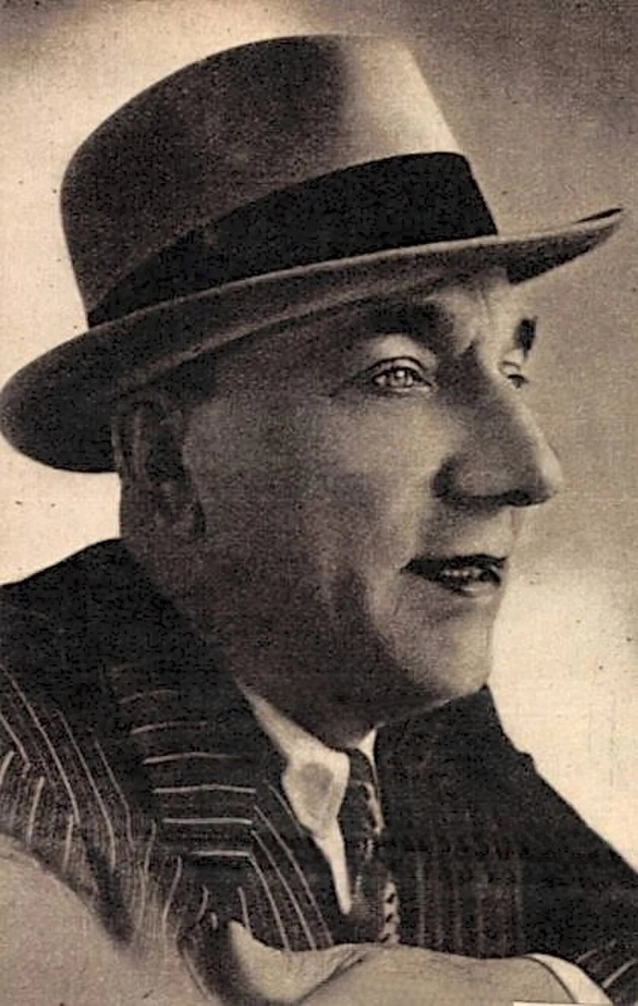 Portrait of Constantin Tănase (1880–1945) – memorial page