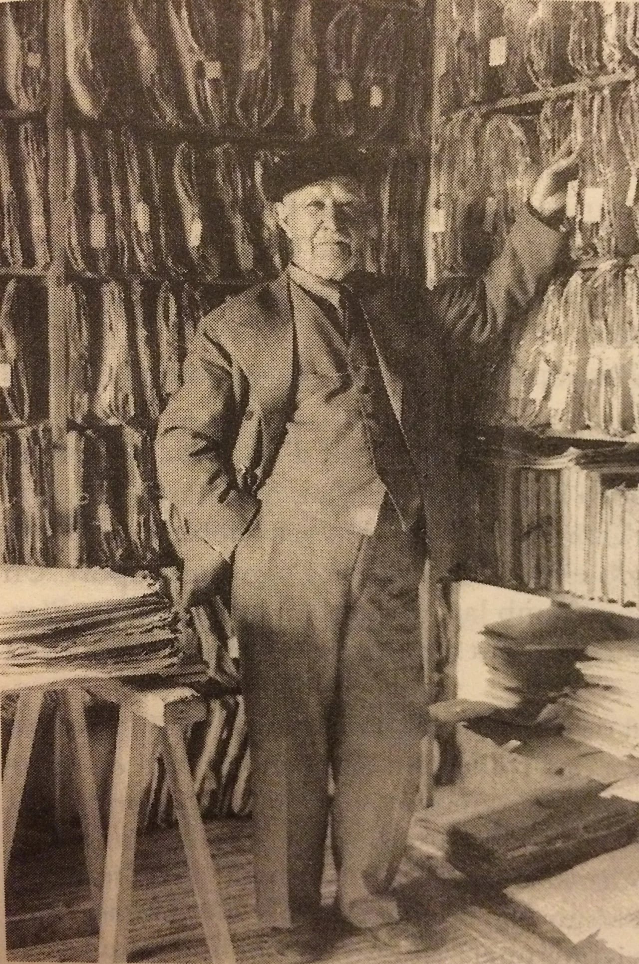 Porträt von Carlos Pau Español (1857–1937) – Gedenkseite