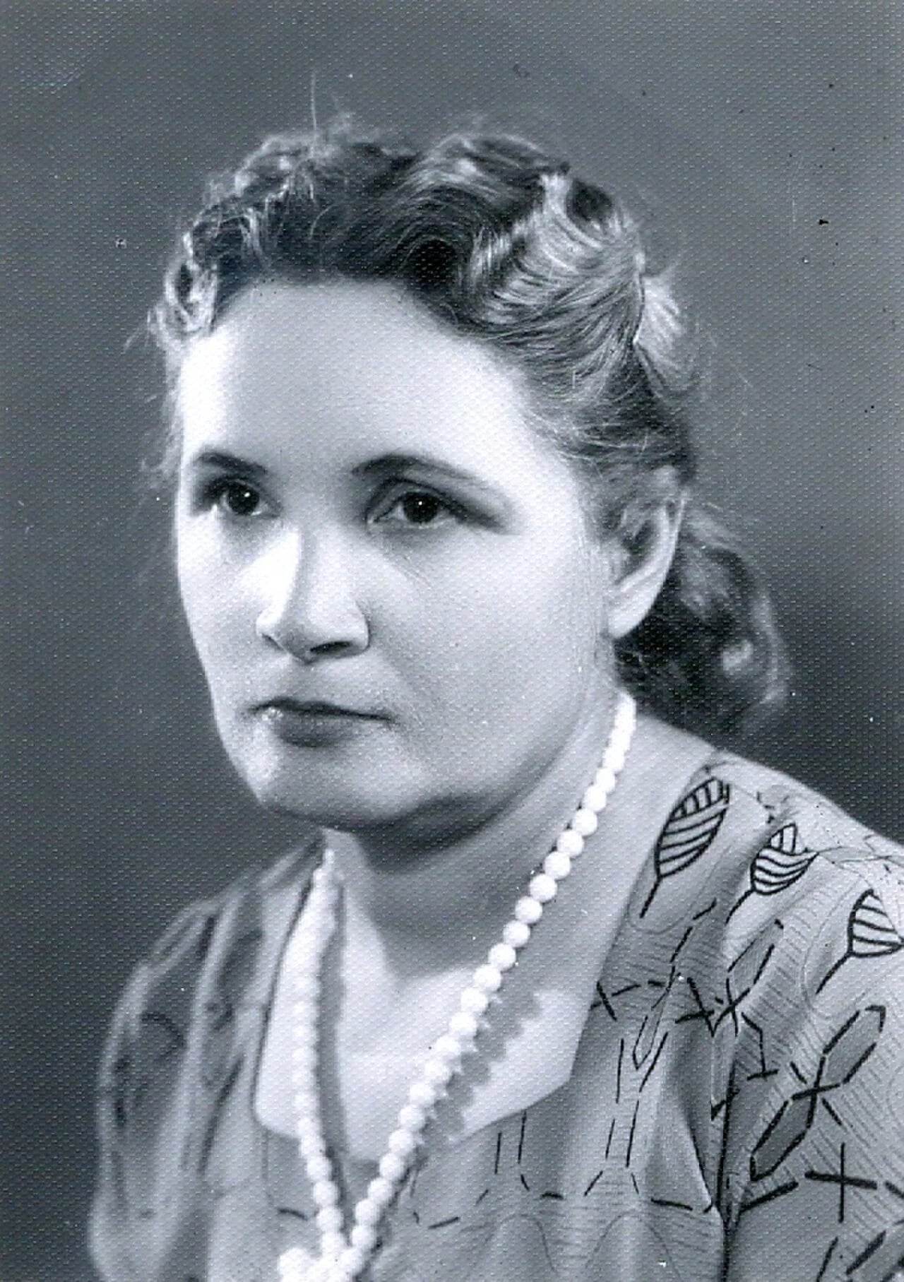 Portrait of Natalia Burova (1918–1979) – memorial page
