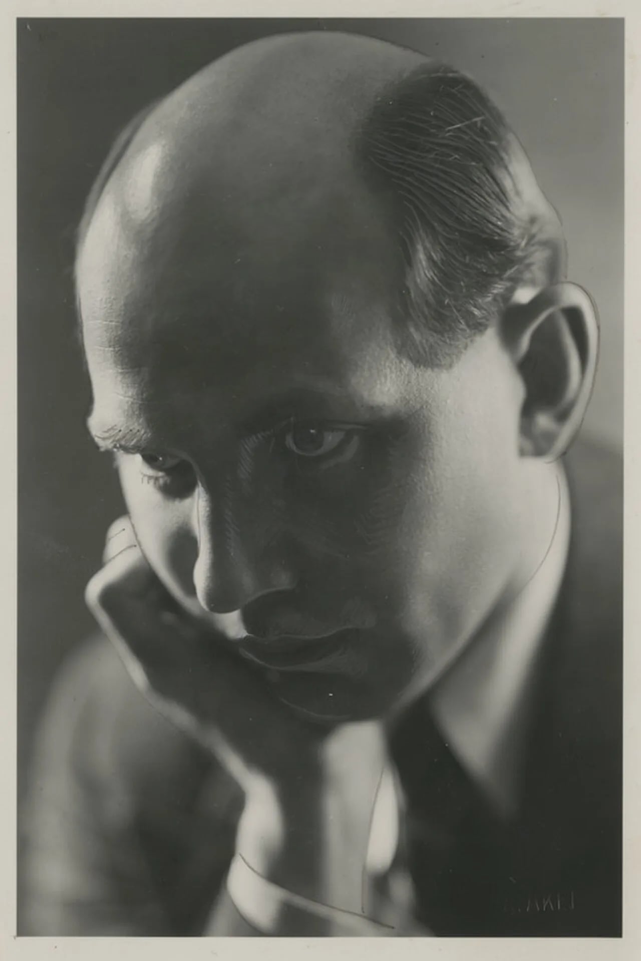 Portrait of Eric-Adamson (1902–1968) – memorial page