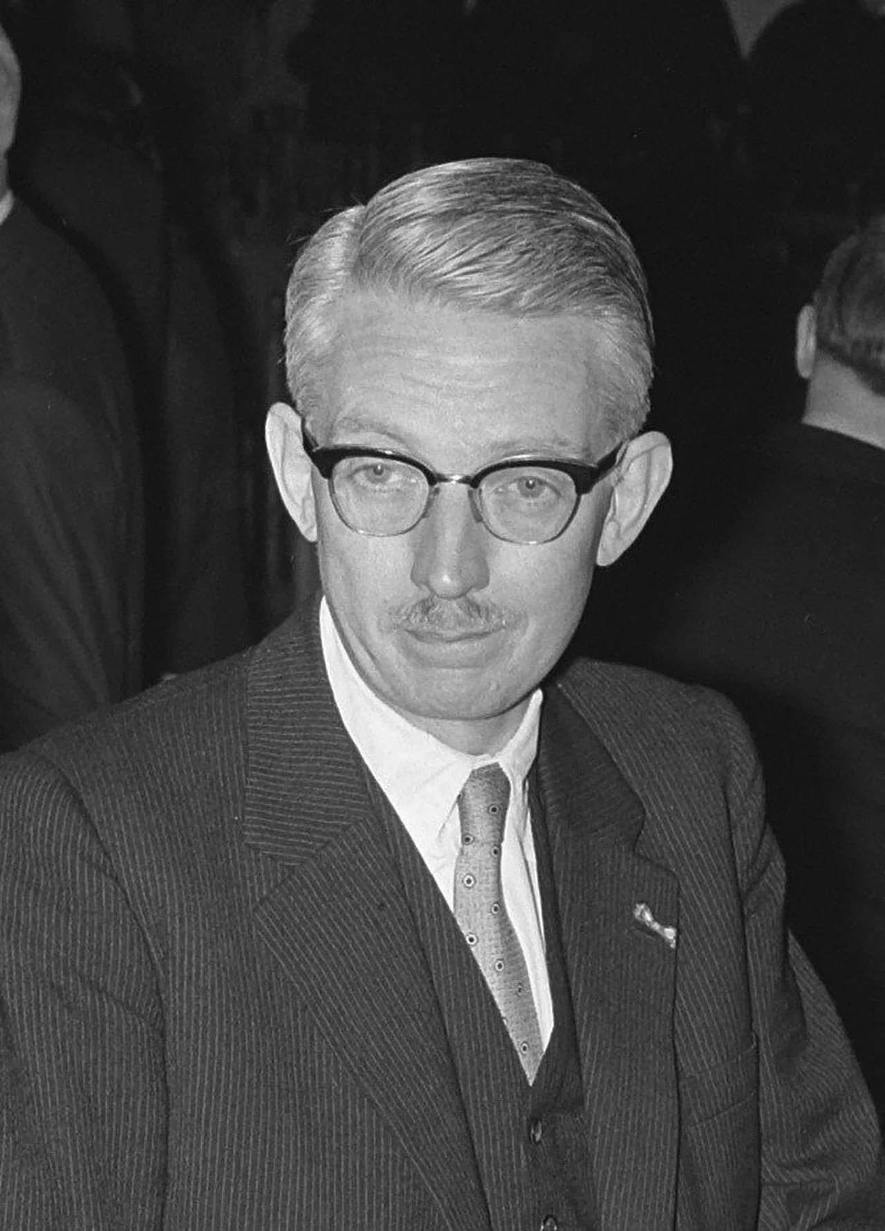 Portrait of Hans Henkemans (1913–1995) – memorial page