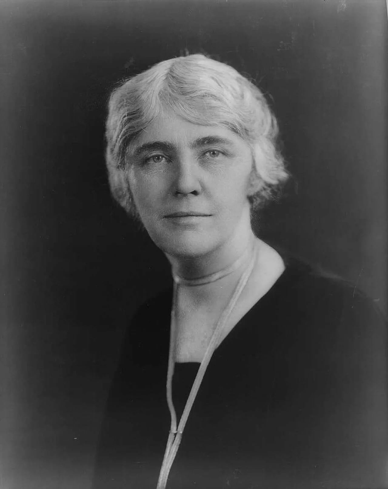 Portrait of Lou Hoover (1874–1944) – memorial page