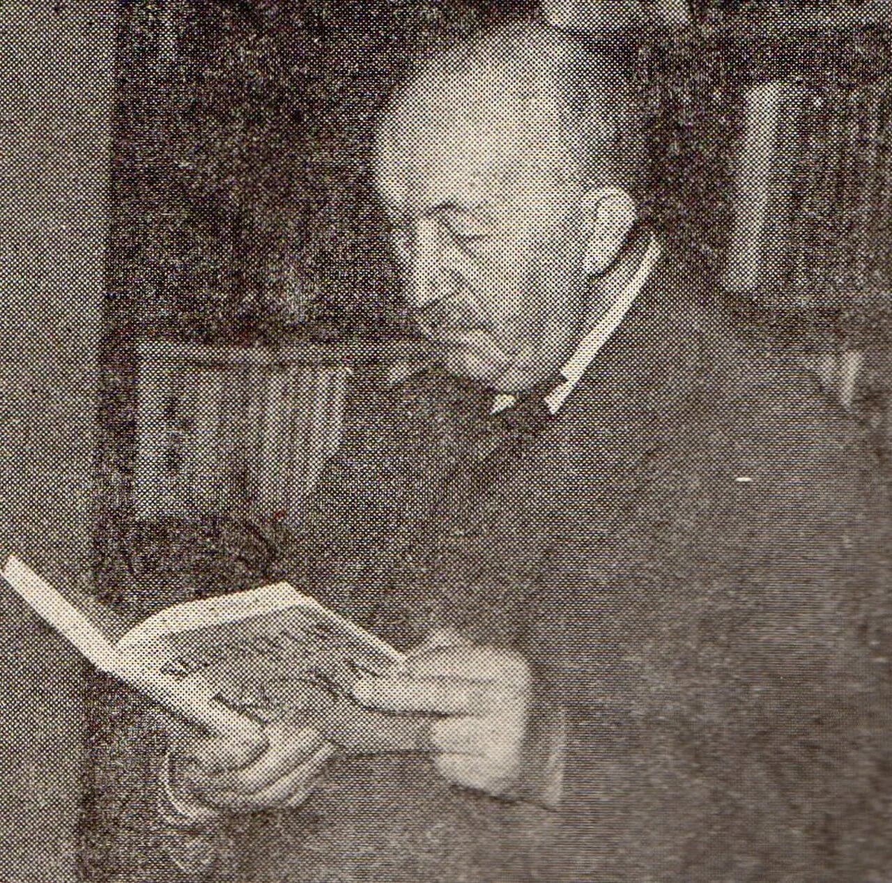 Portrait of Józef Kostrzewski (1885–1969) – memorial page