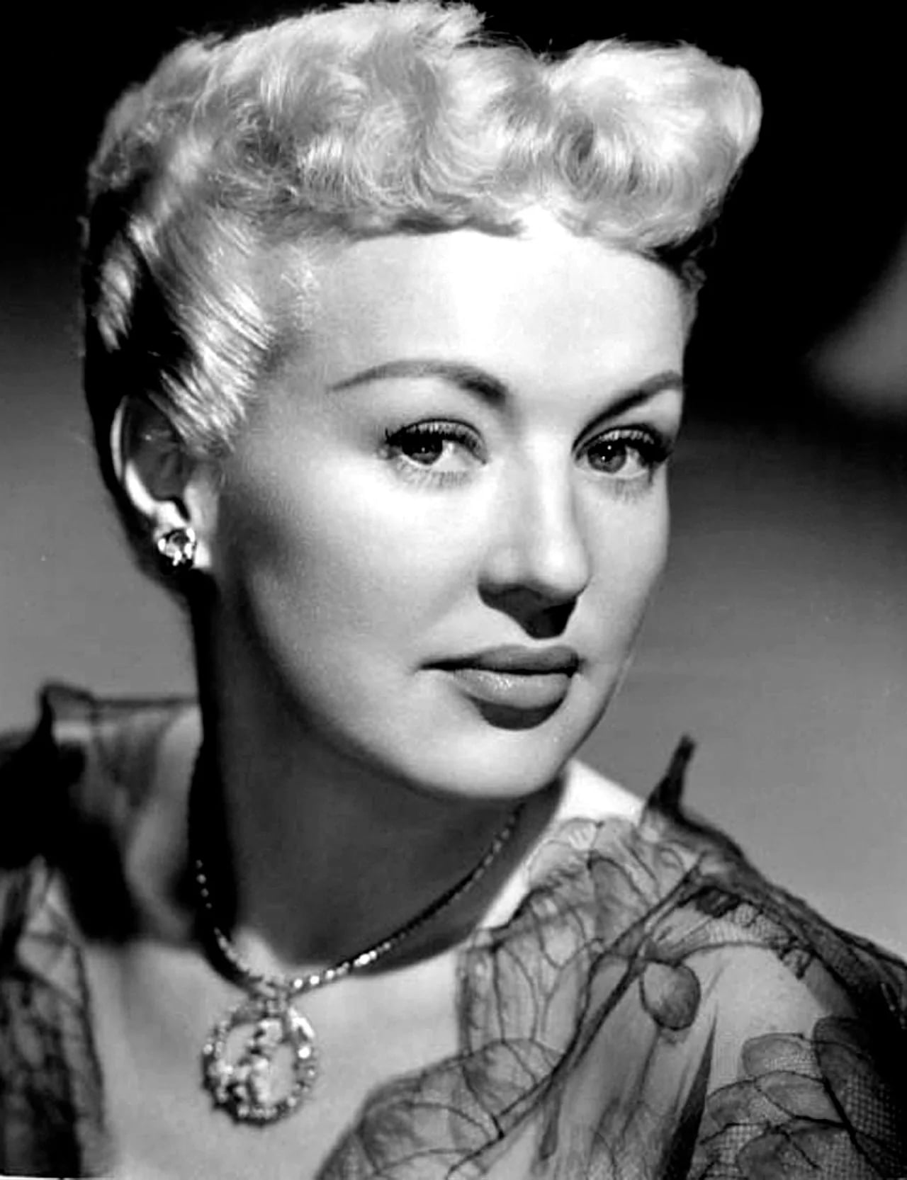 Porträt von Betty Grable (1916–1973) – Gedenkseite
