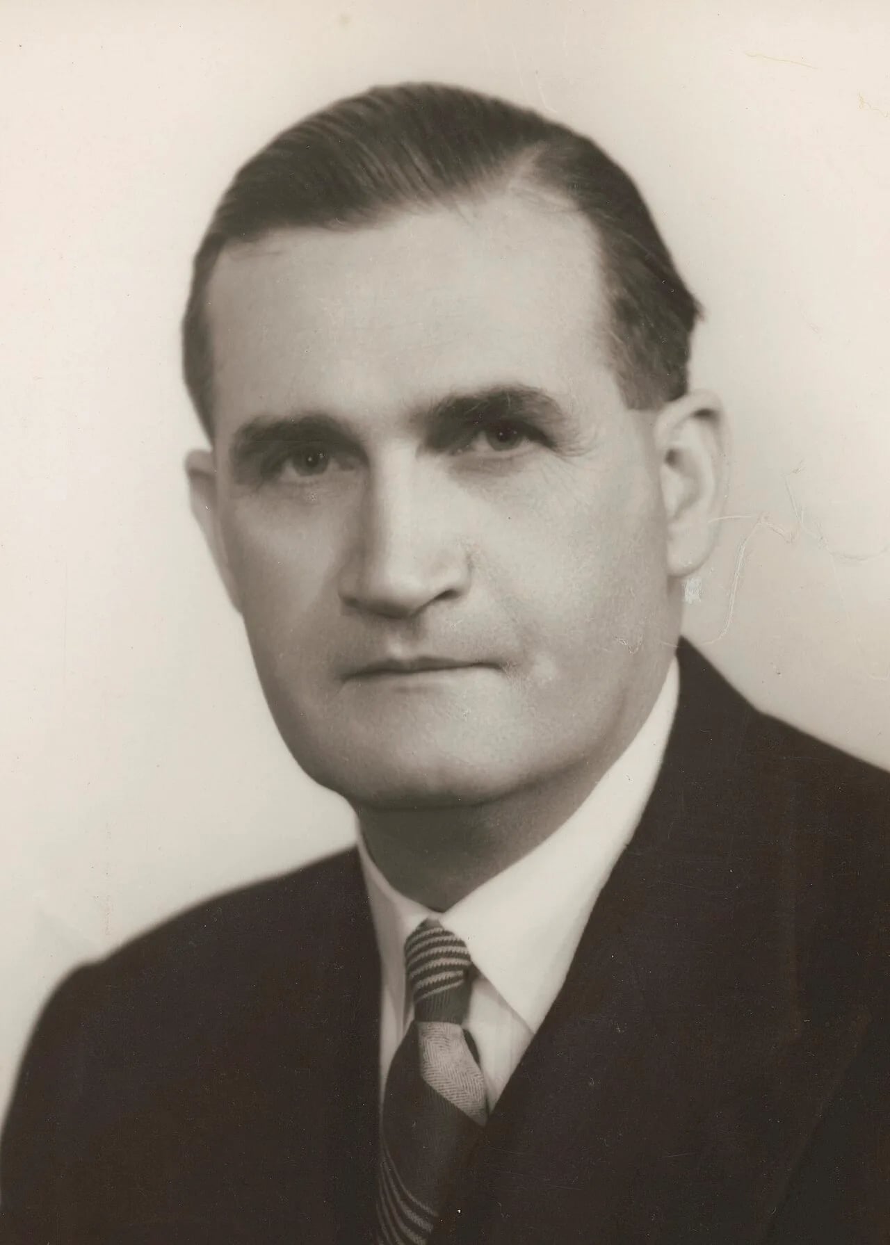 Porträt von John McEwen (1900–1980) – Gedenkseite