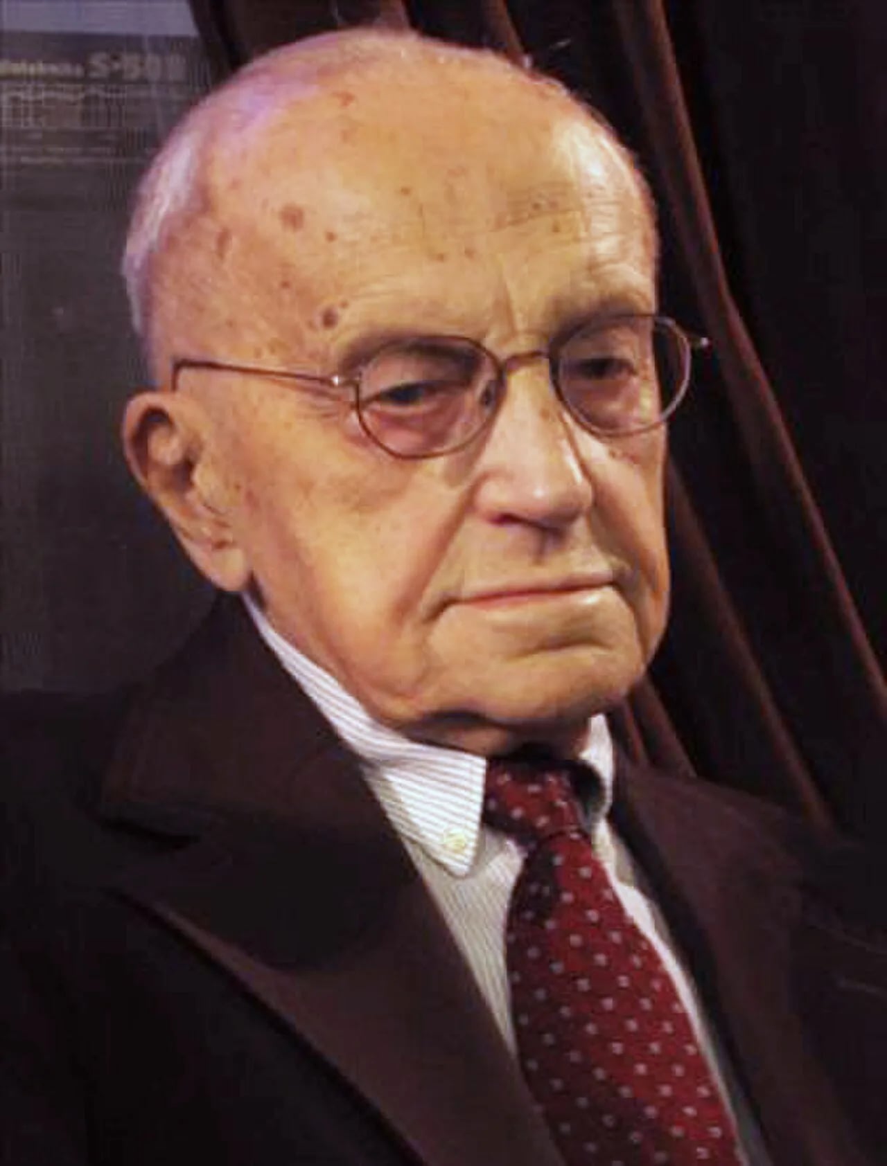 Portrait of Władysław Kopaliński (1907–2007) – memorial page