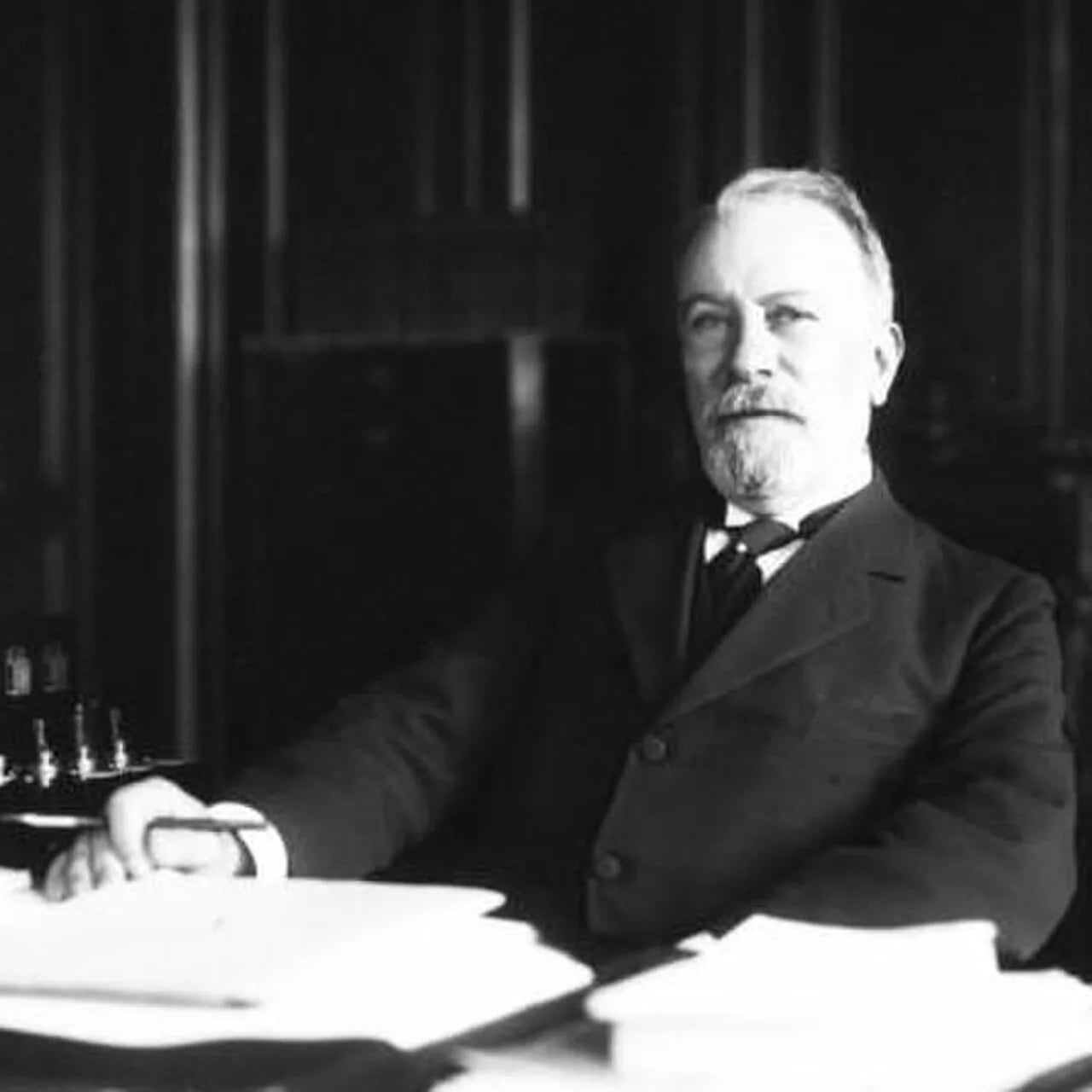 Porträt von Antony Ratier (1851–1934) – Gedenkseite