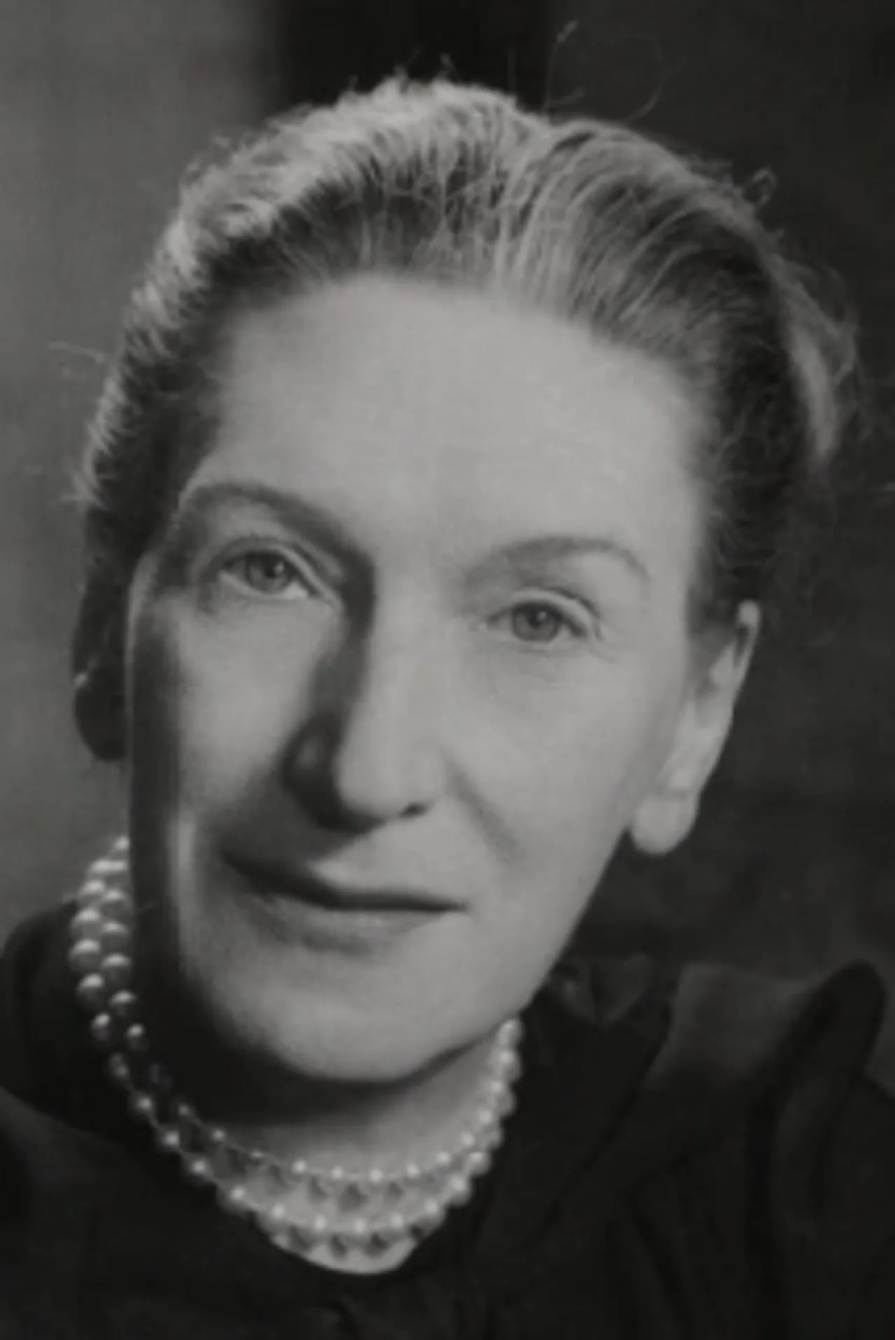 Portrait of Elizabeth Bowen (1899–1973) – memorial page