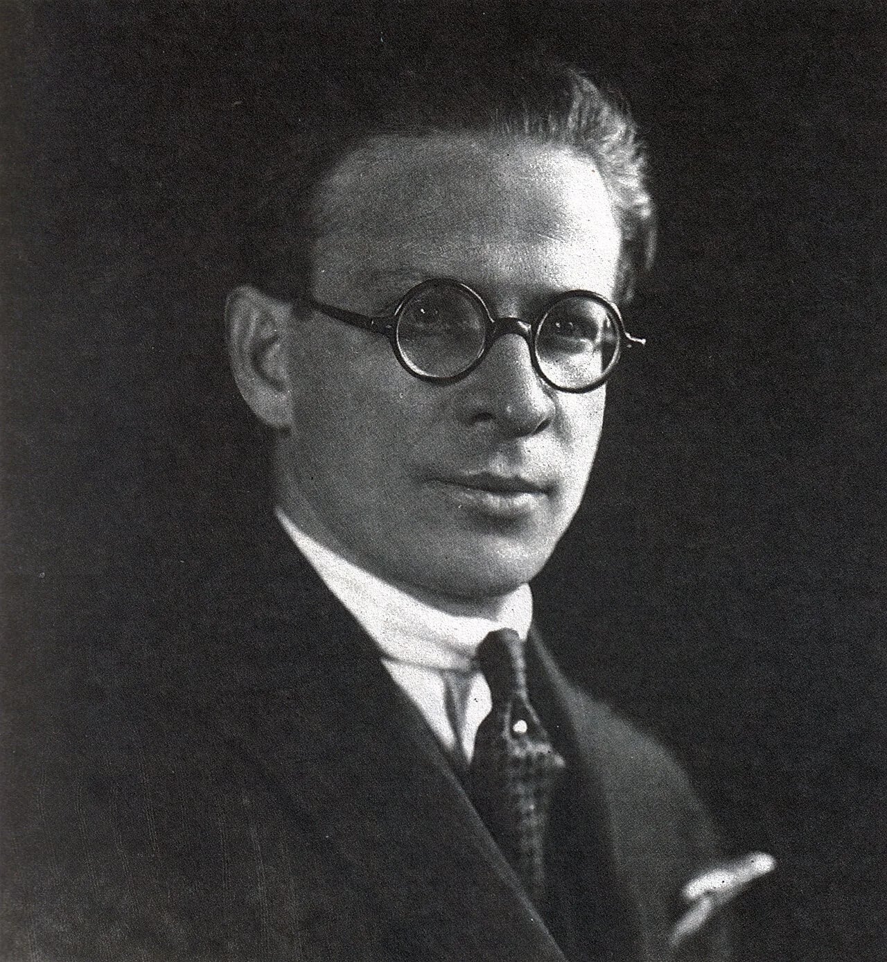 Portrait of Menotti Del Picchia (1892–1988) – memorial page