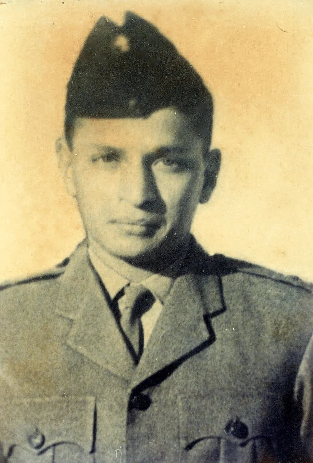 Porträt von Aspy Adajania (1942–2010) – Gedenkseite