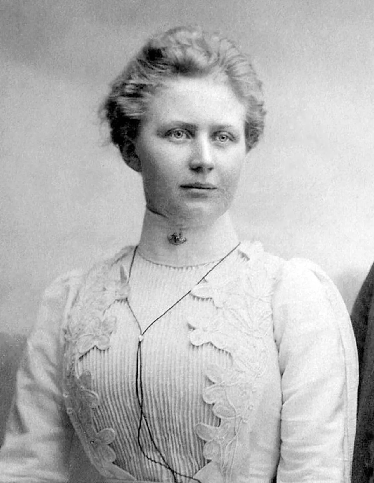 Portrait of Elizabeth Christ Trump (1880–1966) – memorial page