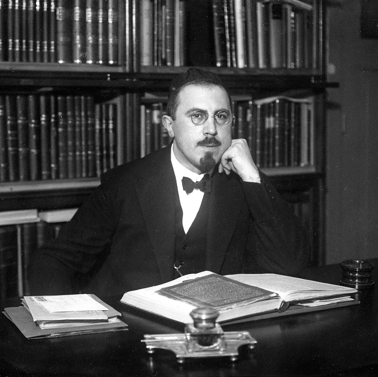 Portrait of Isaac Maarsen (1892–1943) – memorial page