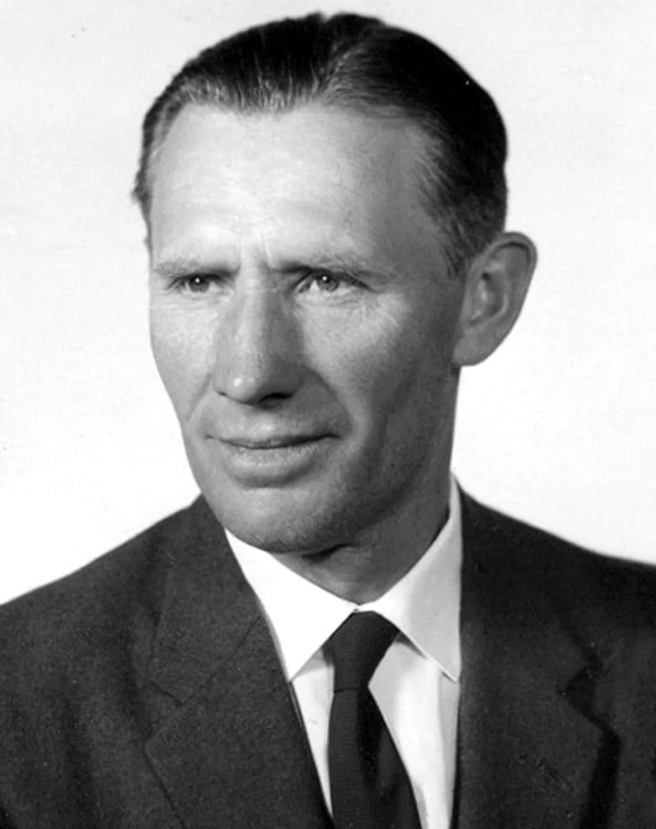 Portrait of Yngve Viebke (1912–1988) – memorial page
