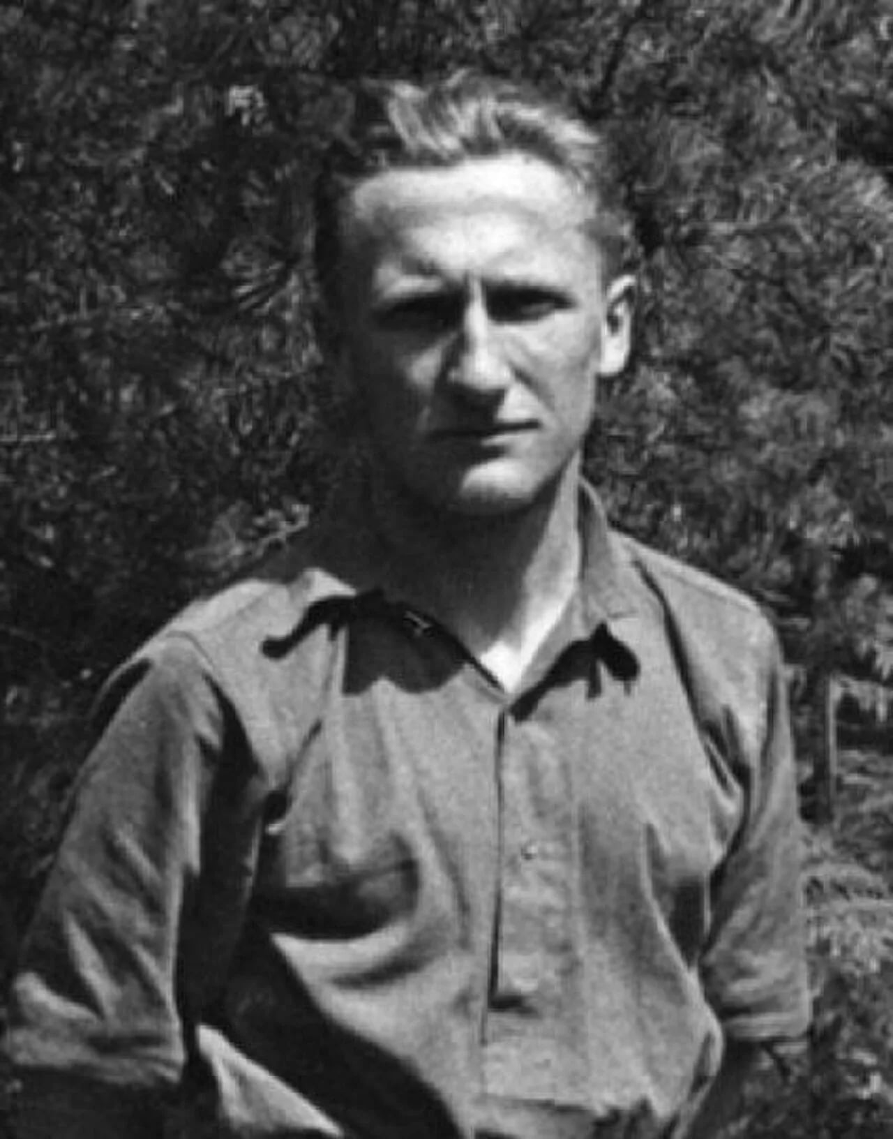 Portrait of Jean Vourc'h (1920–1944) – memorial page
