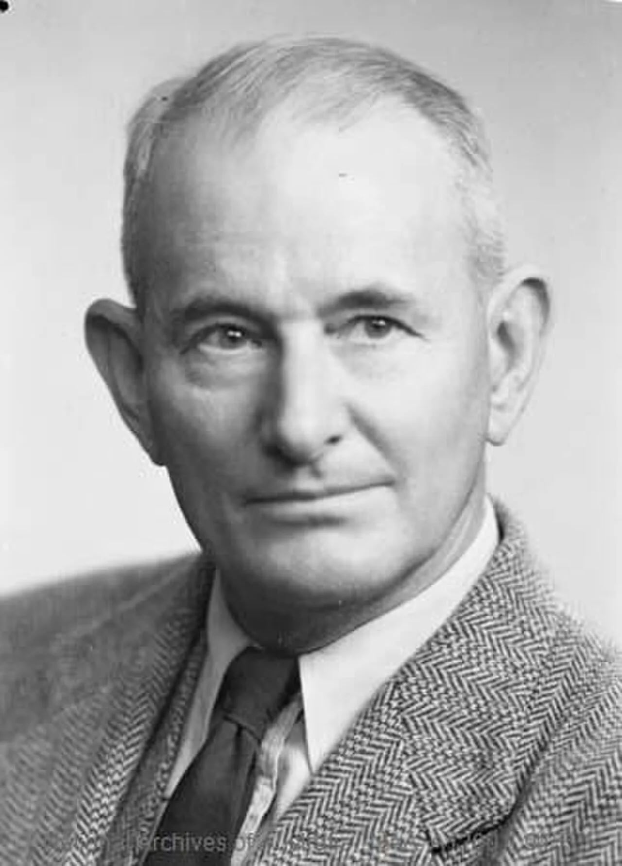 Portrait of Charles Mountford (1890–1976) – memorial page