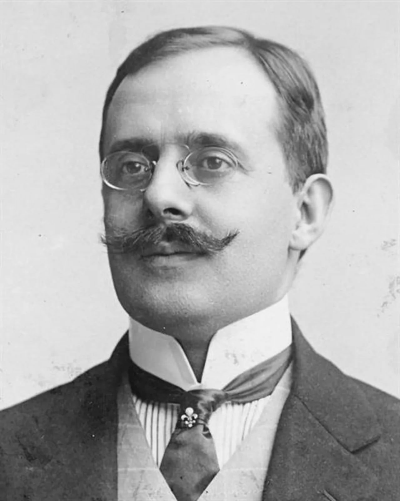 Portrait of Fernando de Almeida Loureiro e Vasconcelos (1874–1944) – memorial page
