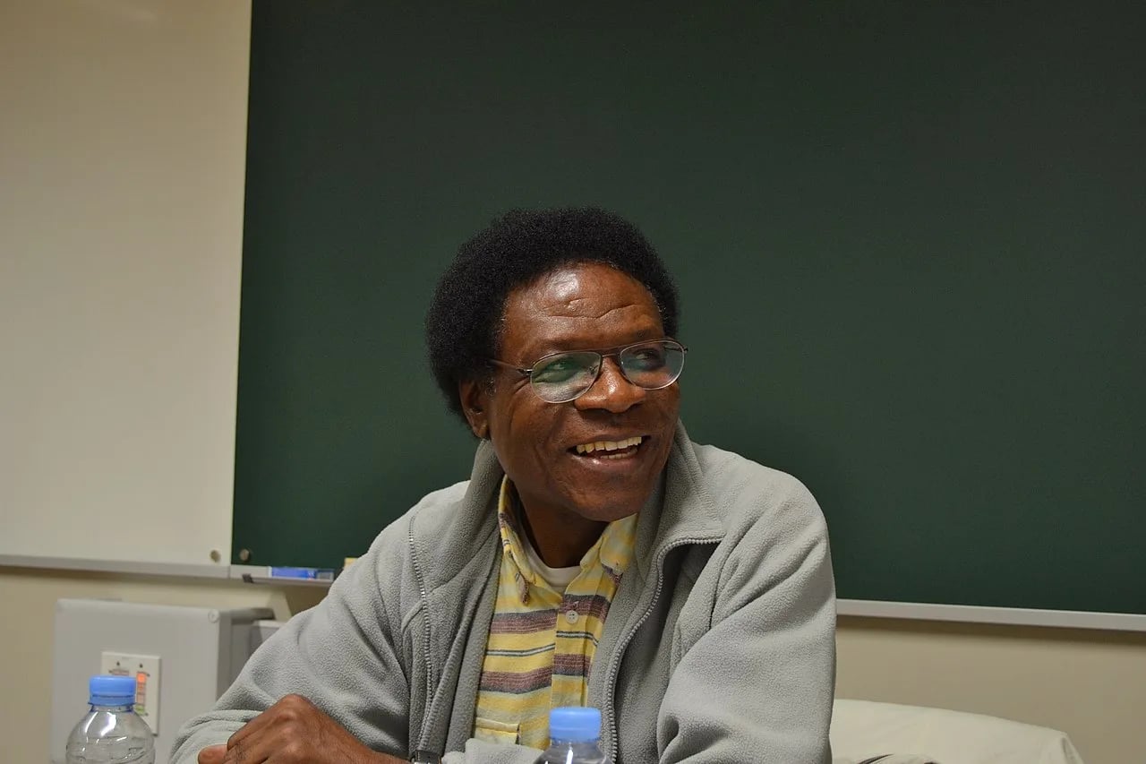 Porträt von Mbuyi Kabunda Badi (1955–2022) – Gedenkseite