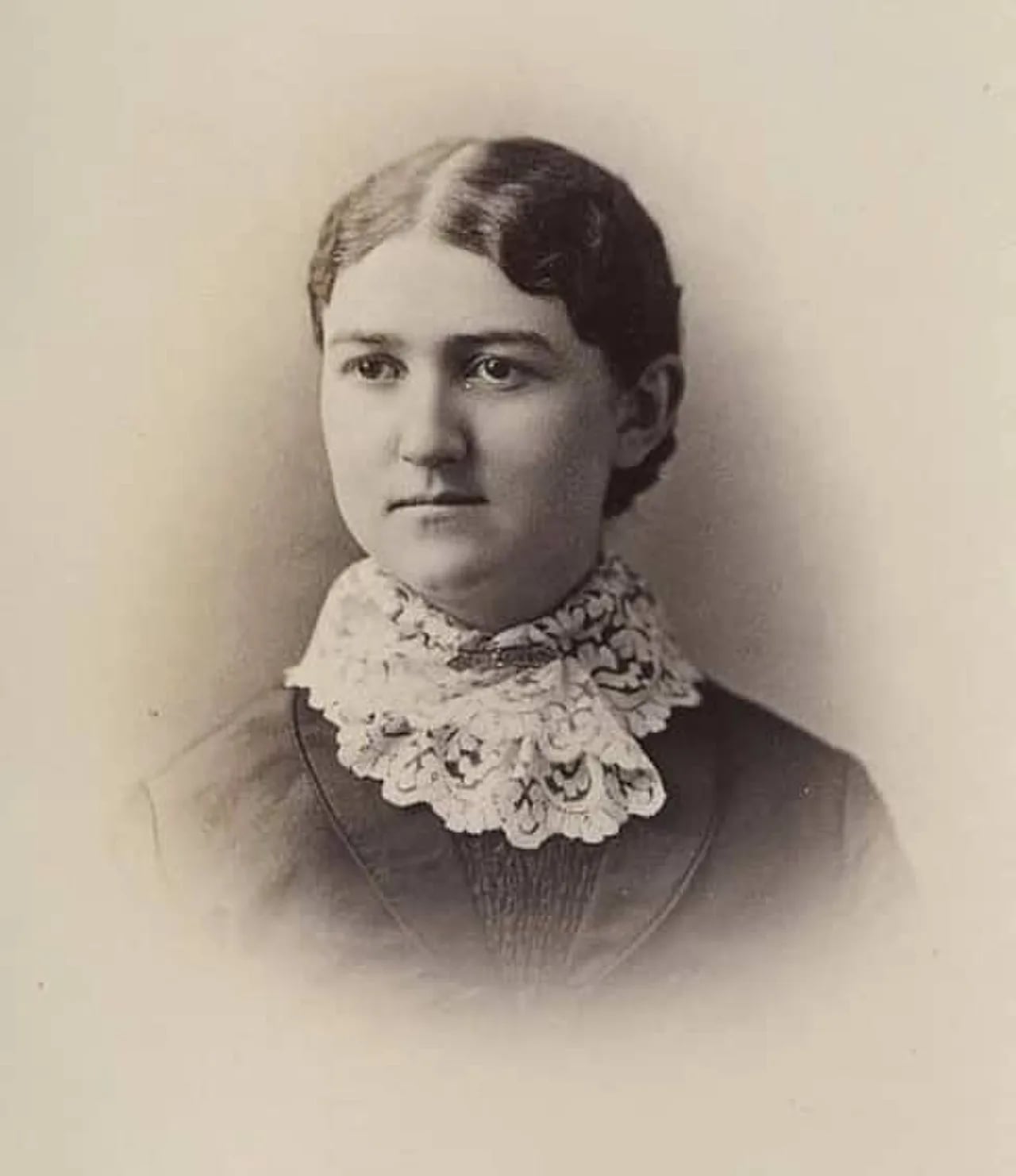 Portrait of Kate Everest Levi (1859–1938) – memorial page