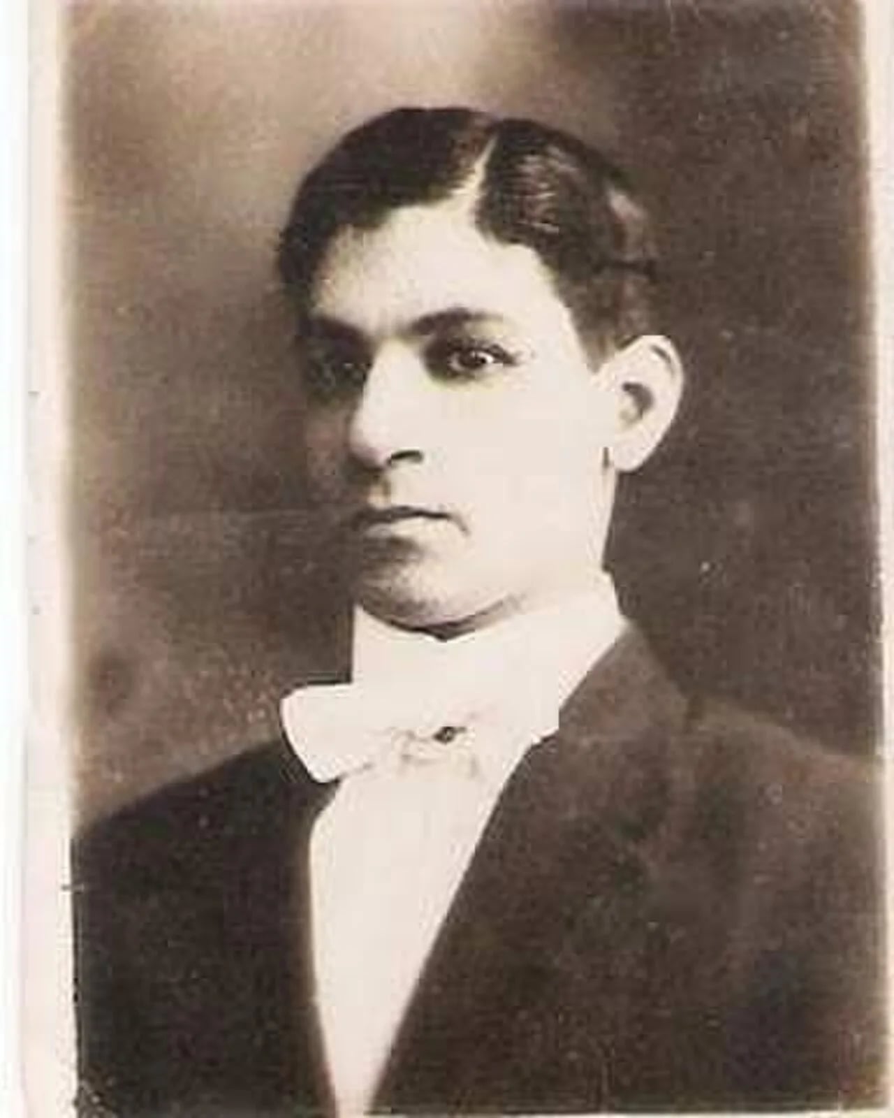 Porträt von Alfredo López Rojas (1894–1926) – Gedenkseite