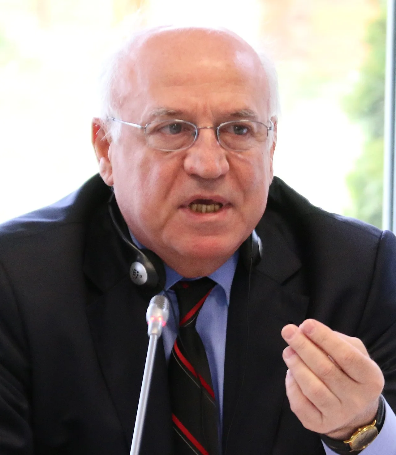 Portrait of Artashes Geghamyan (1949–2024) – memorial page
