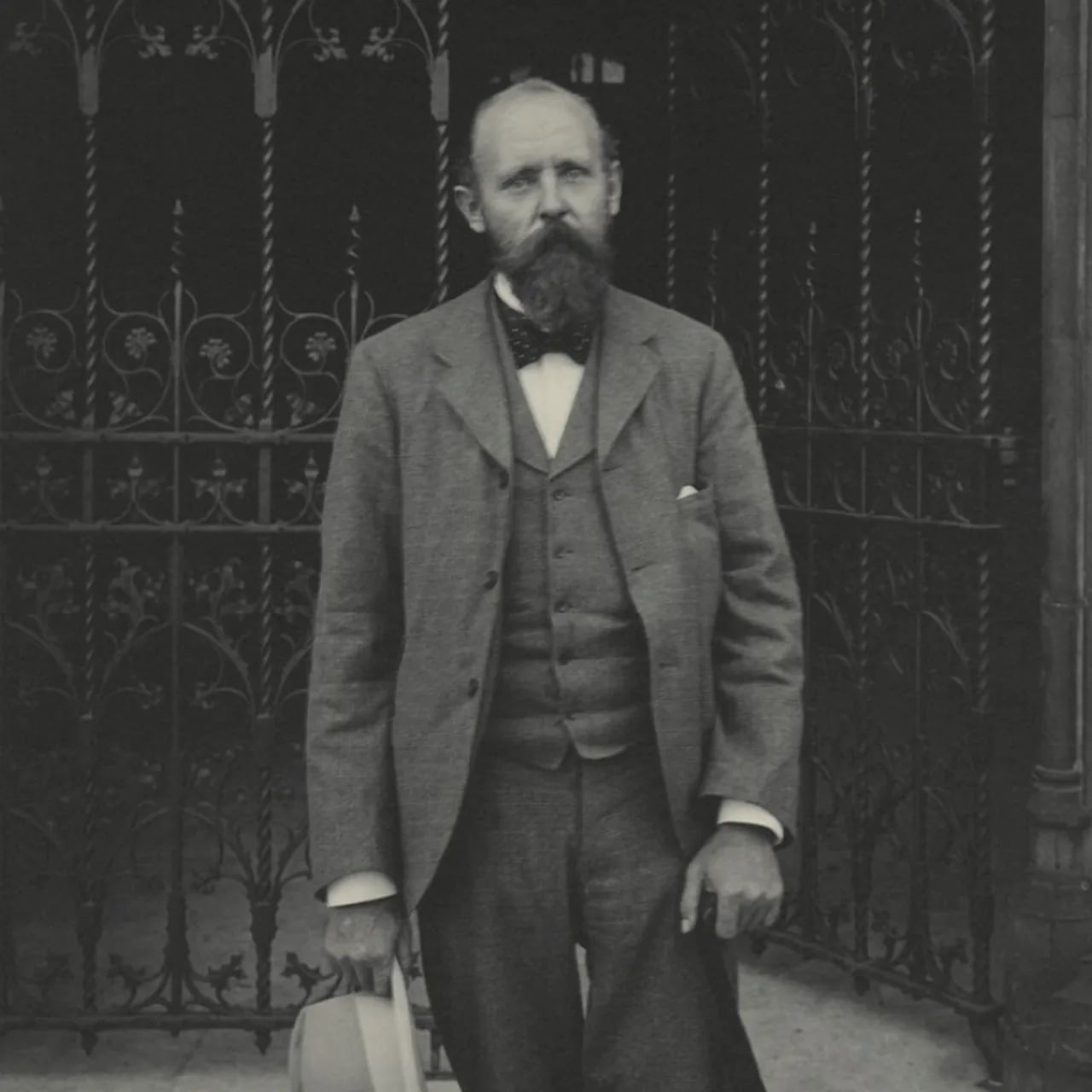 Portrait of Karl Neufeld (1856–1918) – memorial page