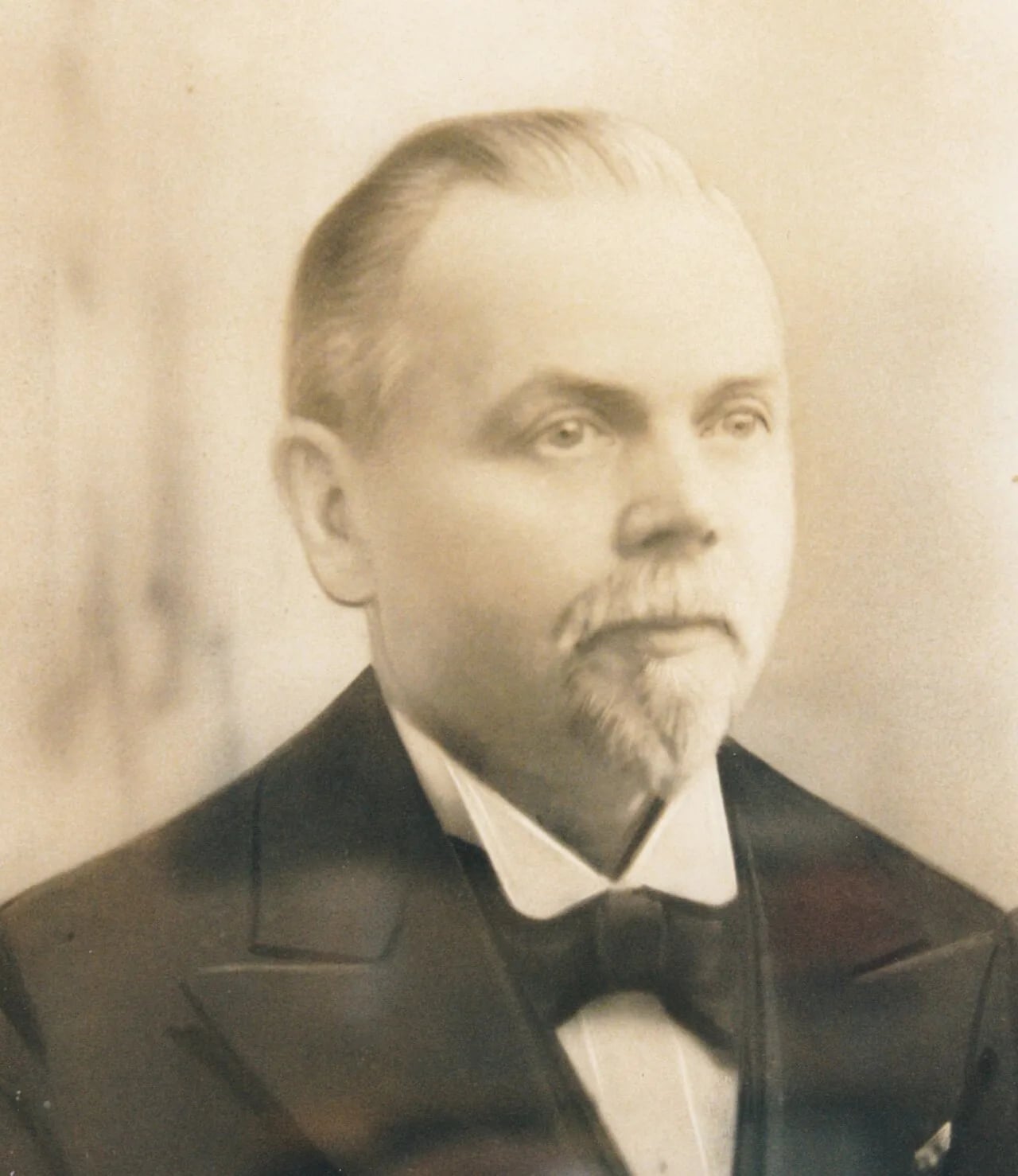 Portrait of Theodoor Sevens (1848–1927) – memorial page