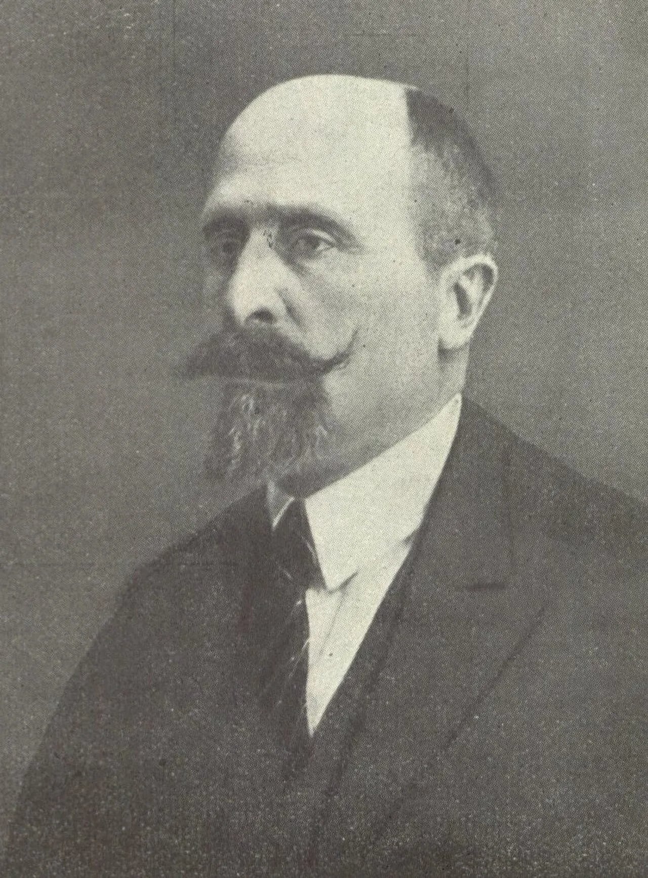 Porträt von Kazimierz Suchecki (1880–1965) – Gedenkseite
