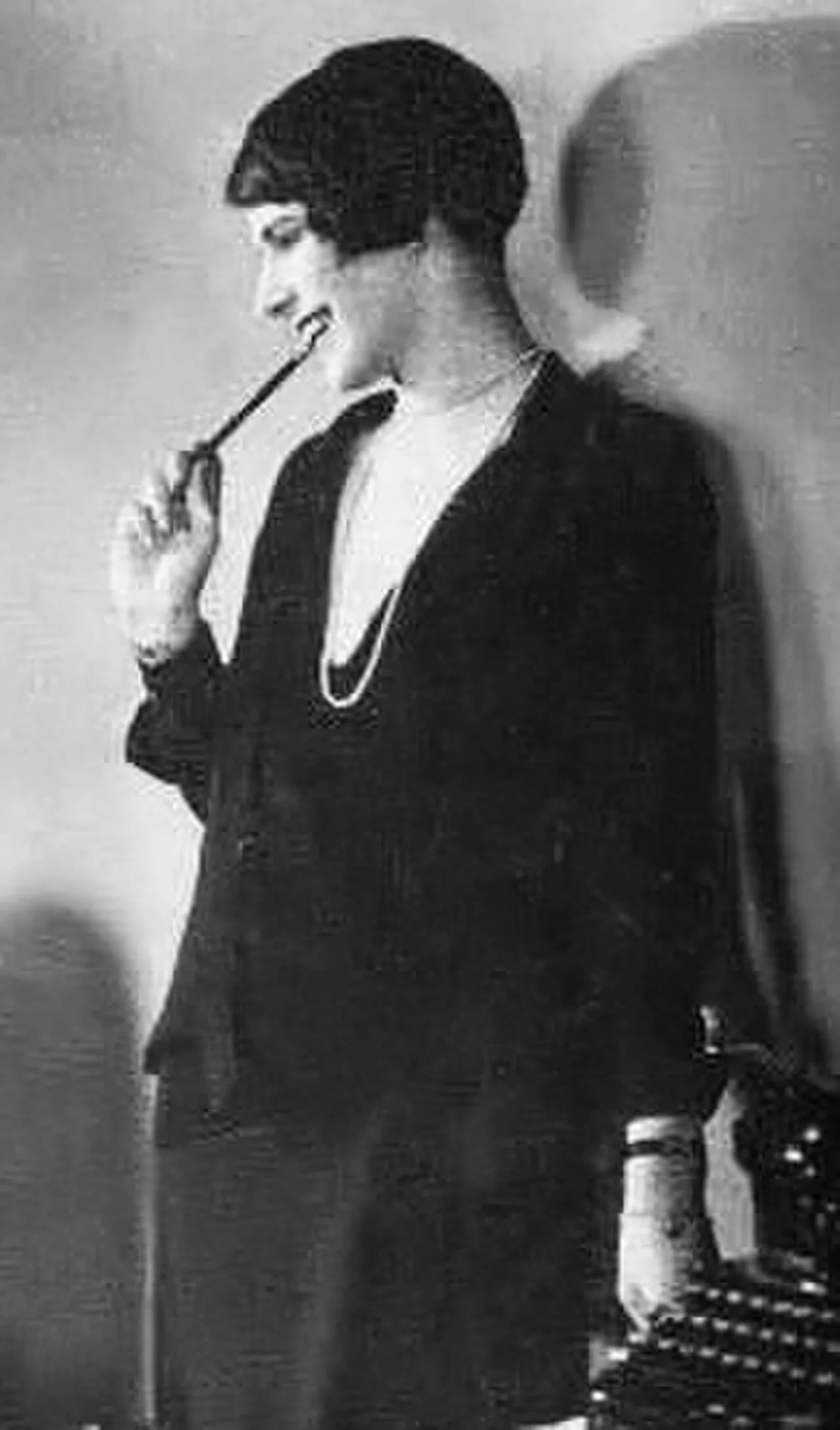 Porträt von Lois Long (1901–1974) – Gedenkseite