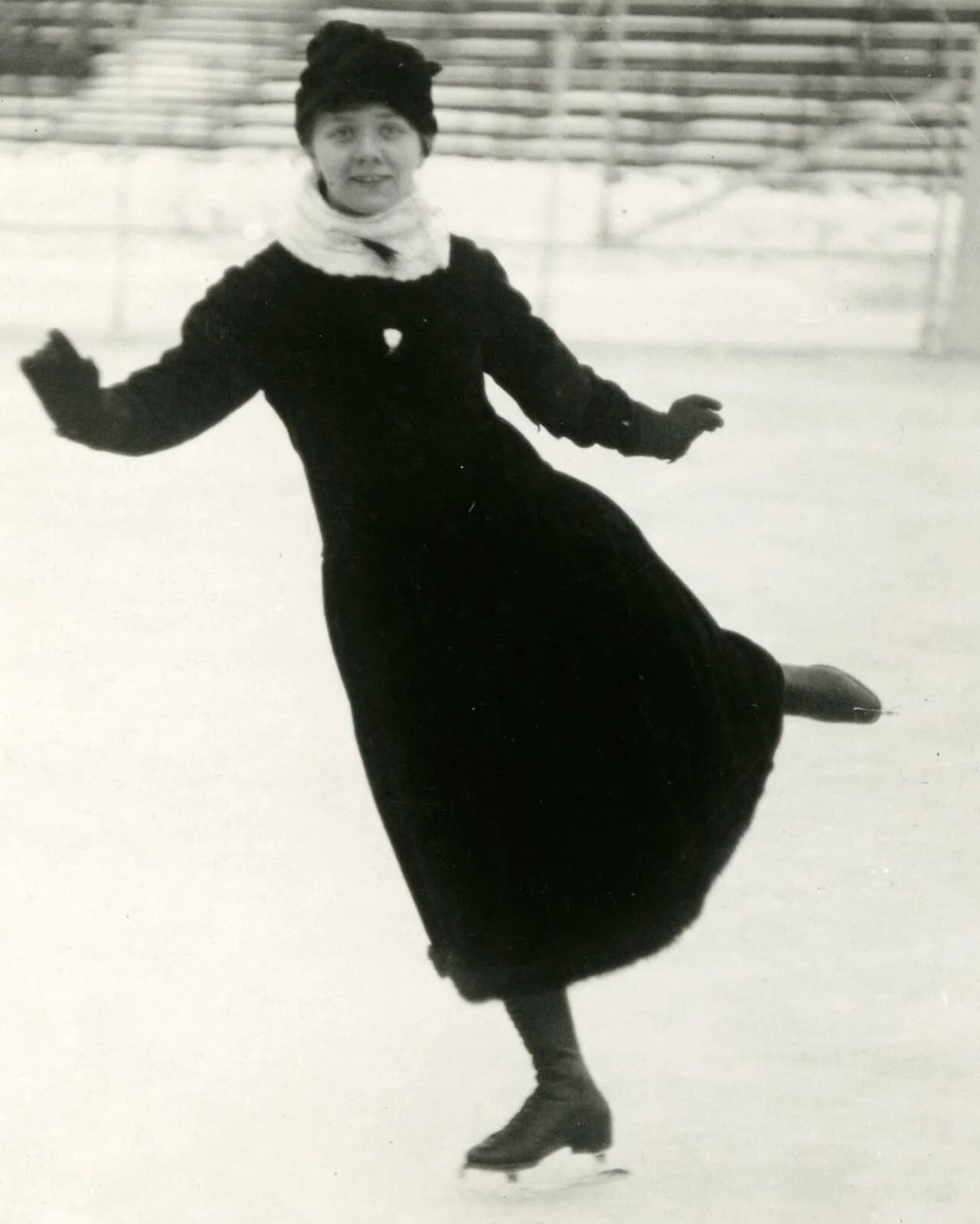 Portrait of Margot Moe (1899–1988) – memorial page