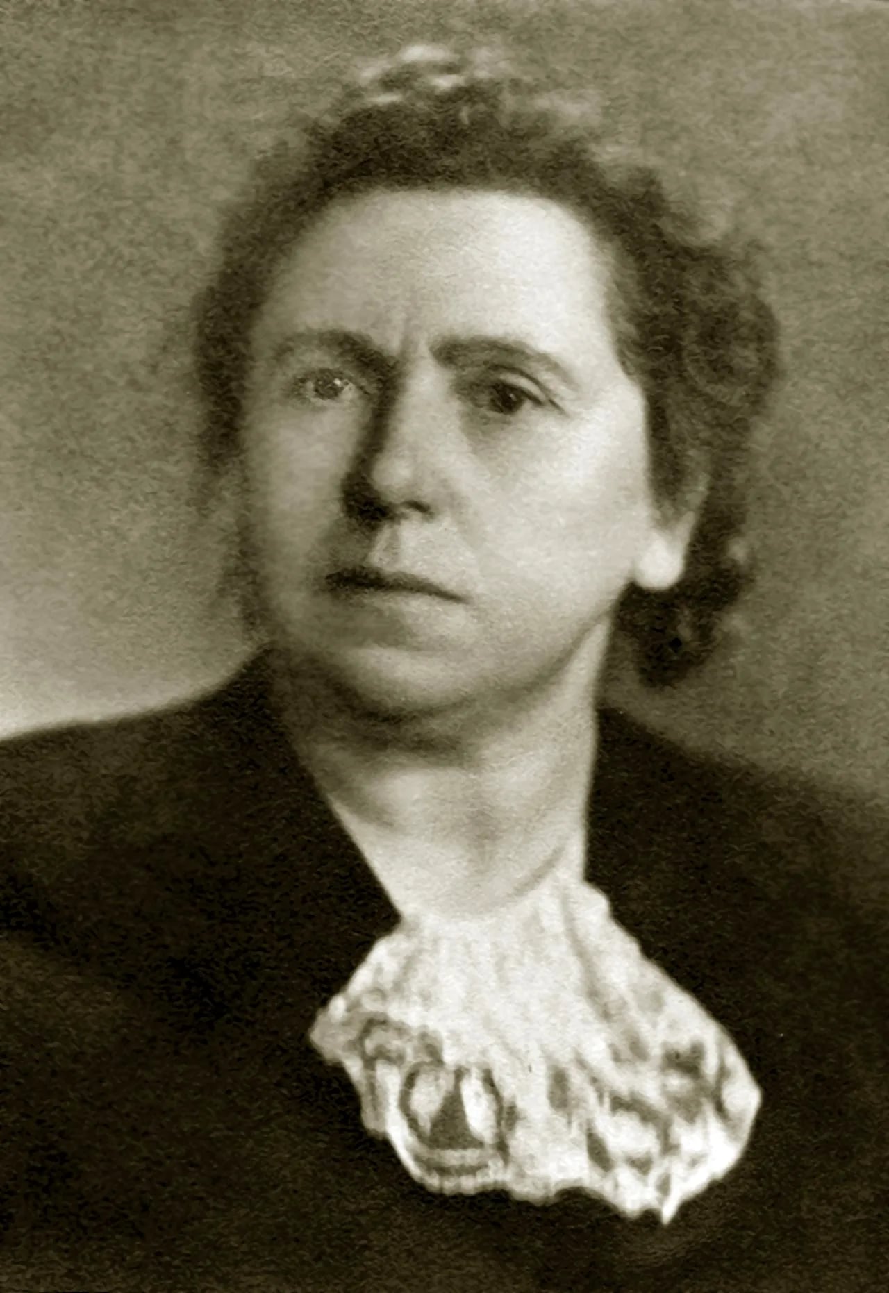 Portrait of Edda Gornitskay (1892–1972) – memorial page