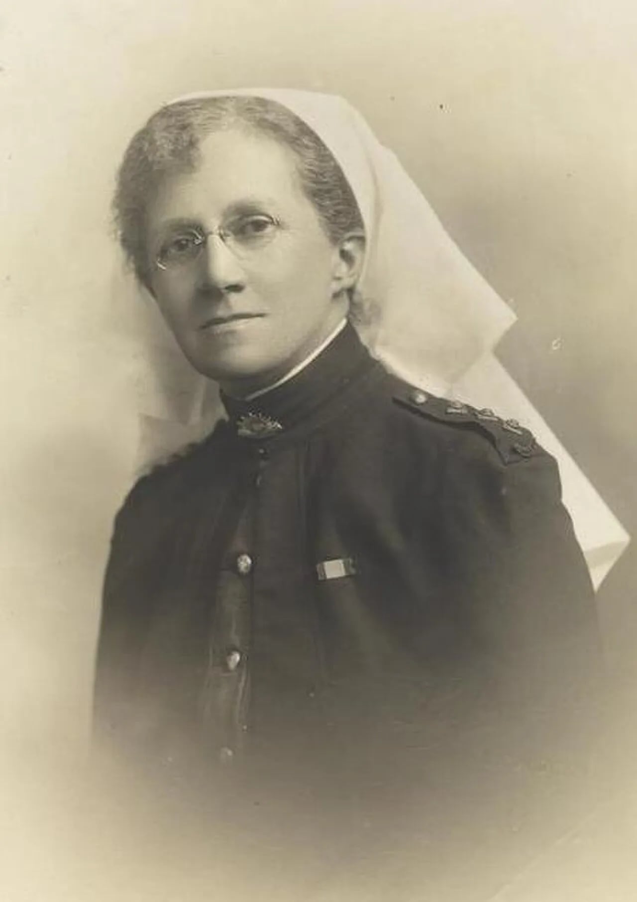 Portrait of Ethel Sarah Davidson (1872–1939) – memorial page