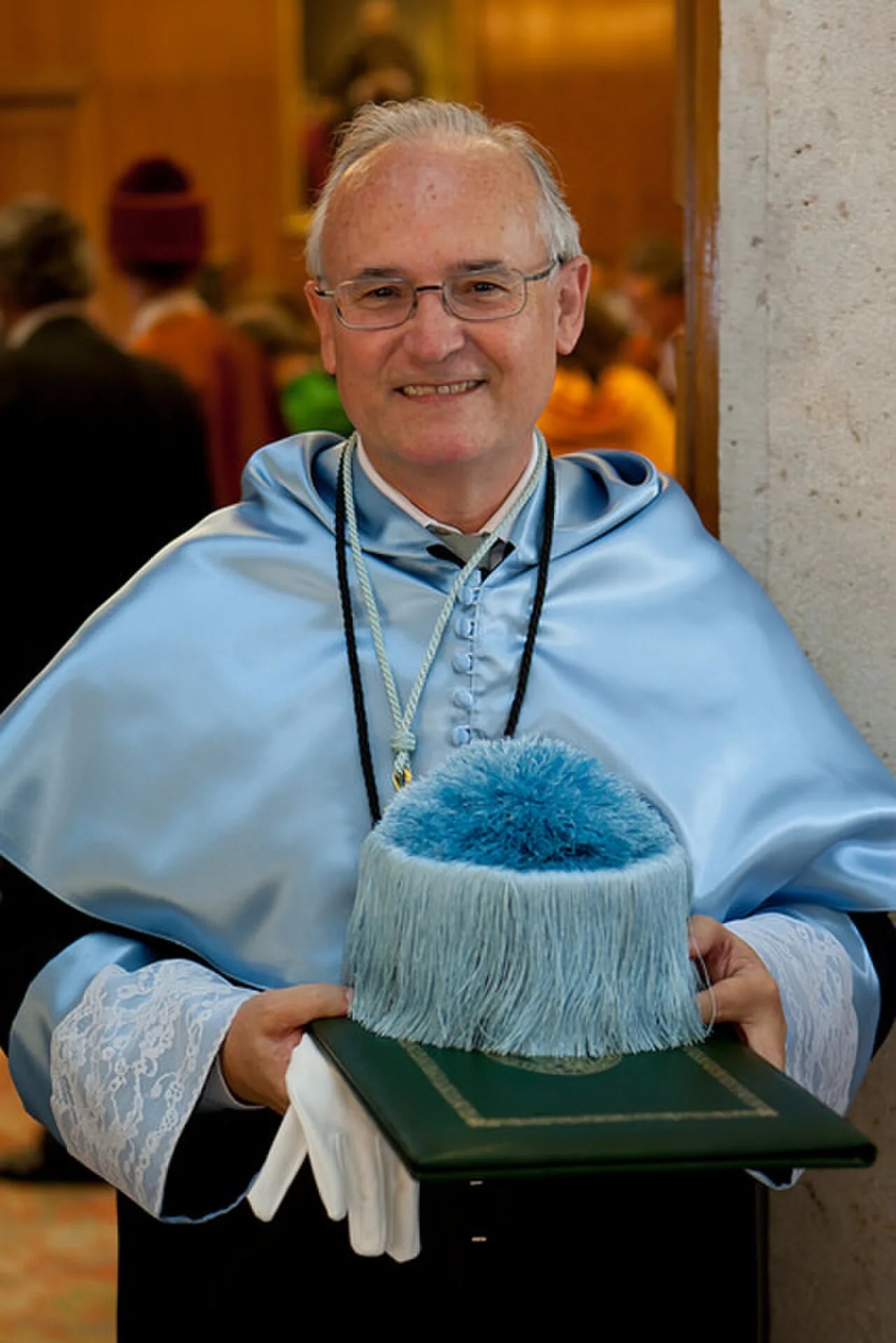 Porträt von Ángel Luis González (1948–2016) – Gedenkseite