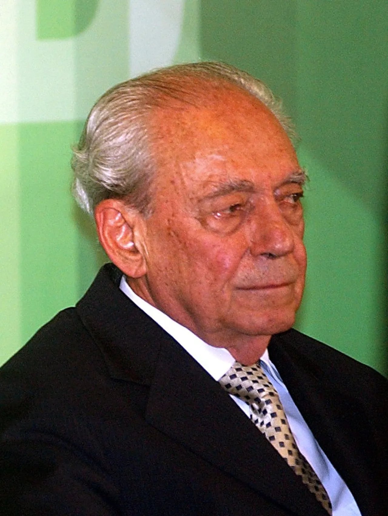 Porträt von Waldir Pires (1926–2018) – Gedenkseite