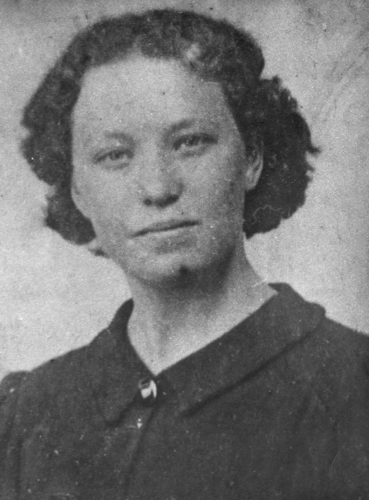 Portrait of Marytė Melnikaitė (1923–1943) – memorial page