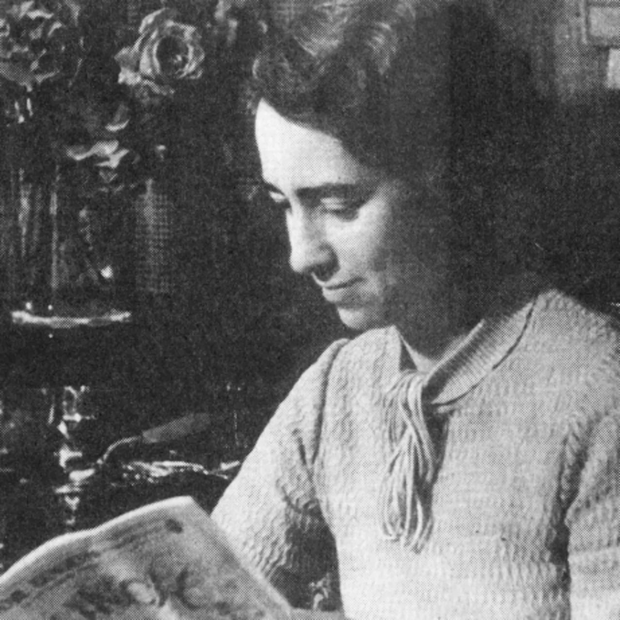 Portrait of Phyllis Mander-Jones (1896–1984) – memorial page