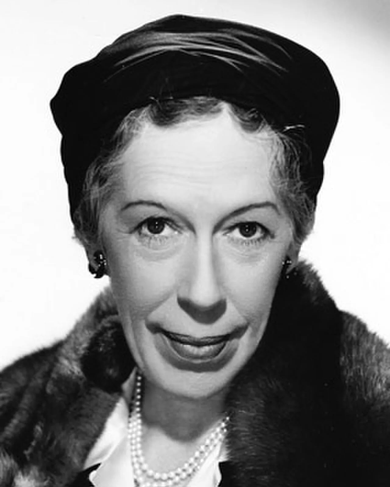 Portrait of Edna May Oliver (1883–1942) – memorial page