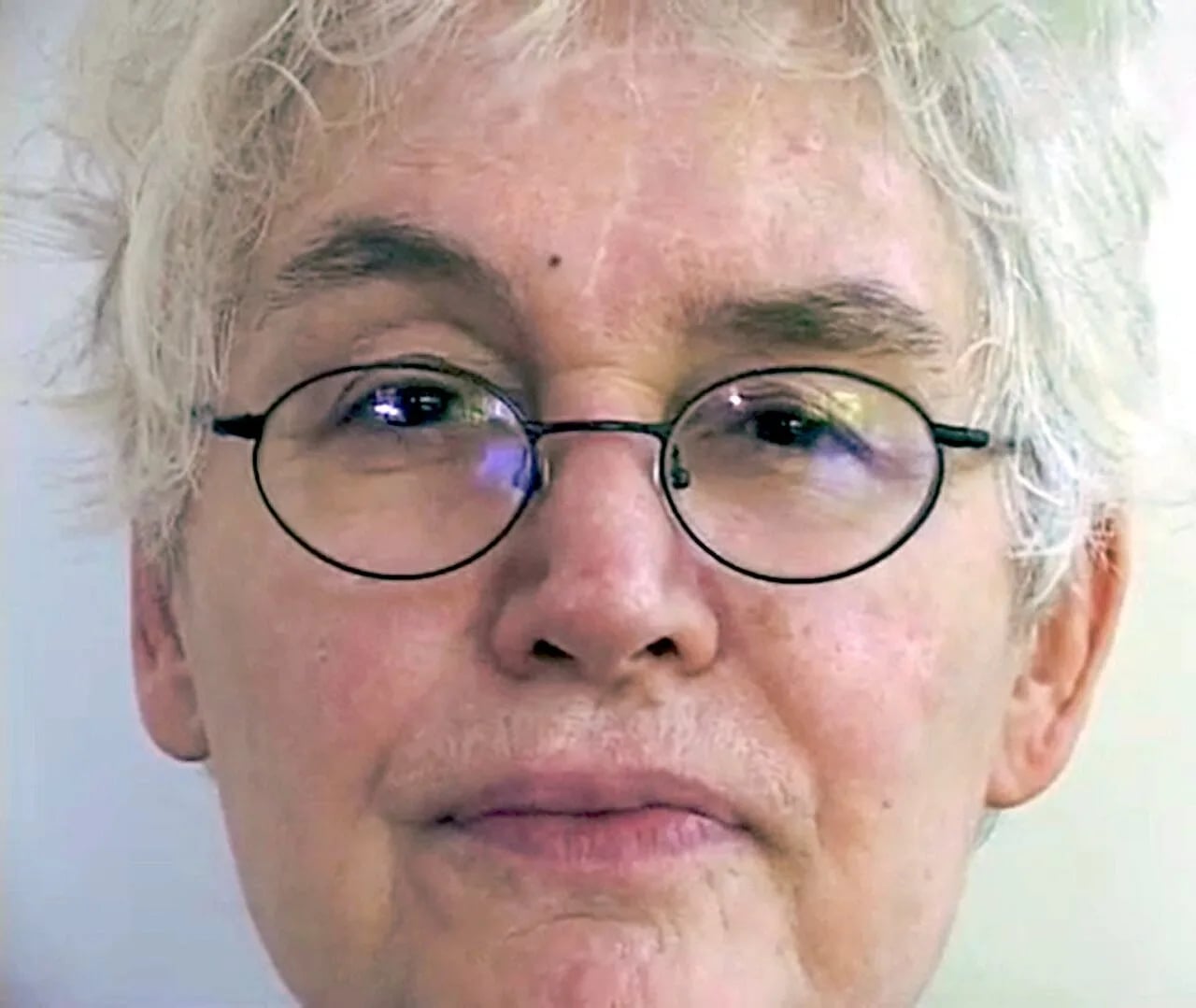 Porträt von Alison Knowles (1933–2025) – Gedenkseite
