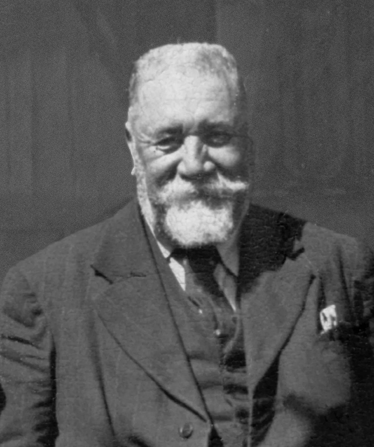 Portrait of Tomás Burgos Sotomayor (1875–1945) – memorial page
