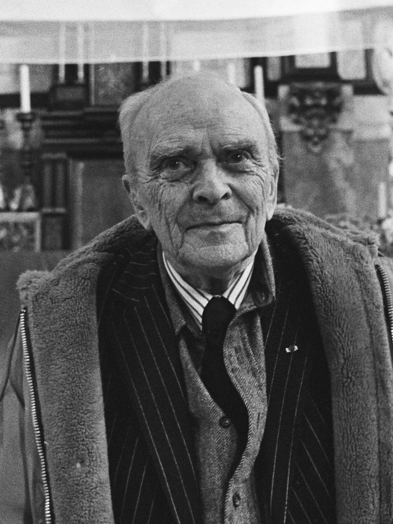 Portrait of Seán MacBride (1904–1988) – memorial page