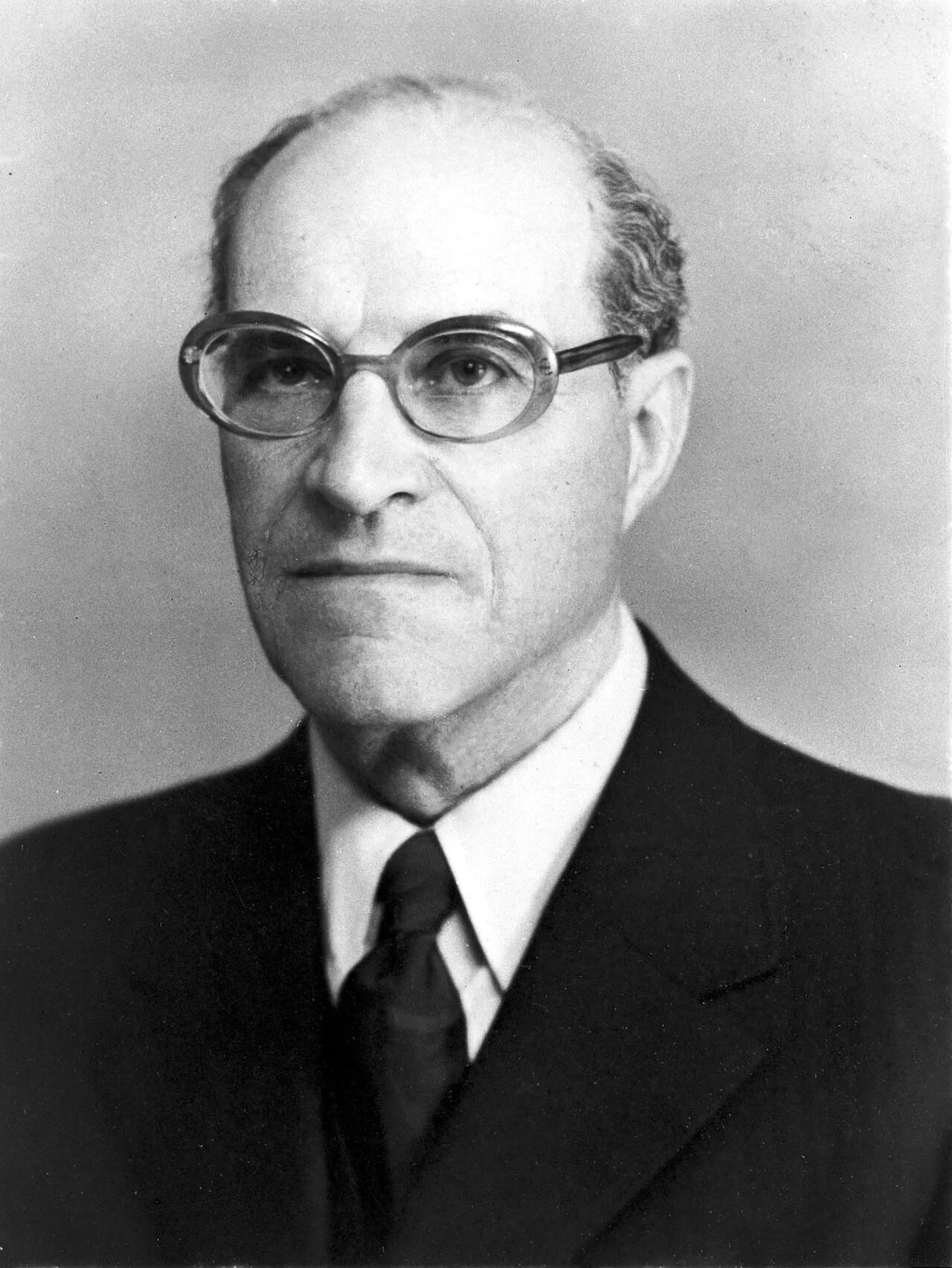 Portrait of Francisco Cambournac (1903–1994) – memorial page