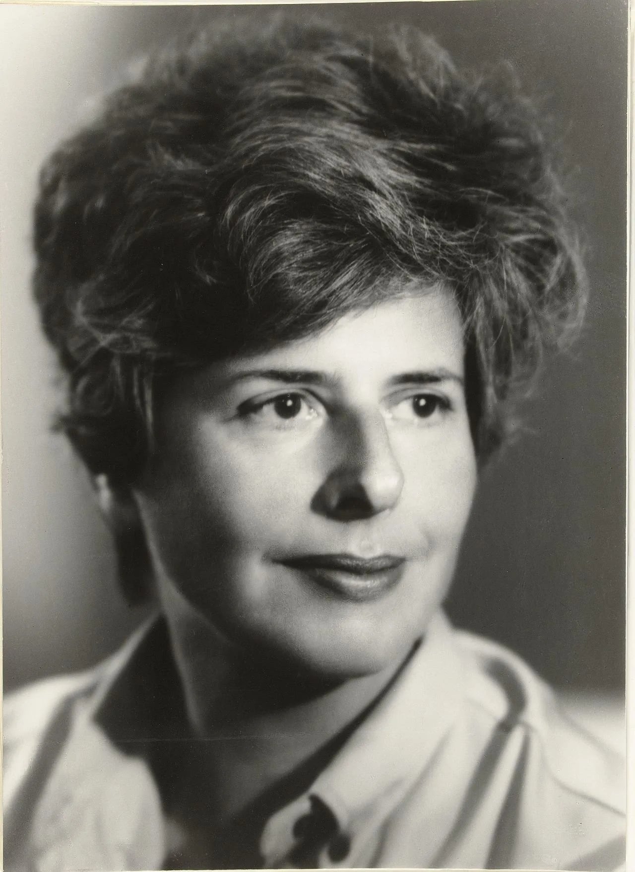 Portrait of Netty Rosenfeld (1921–2001) – memorial page