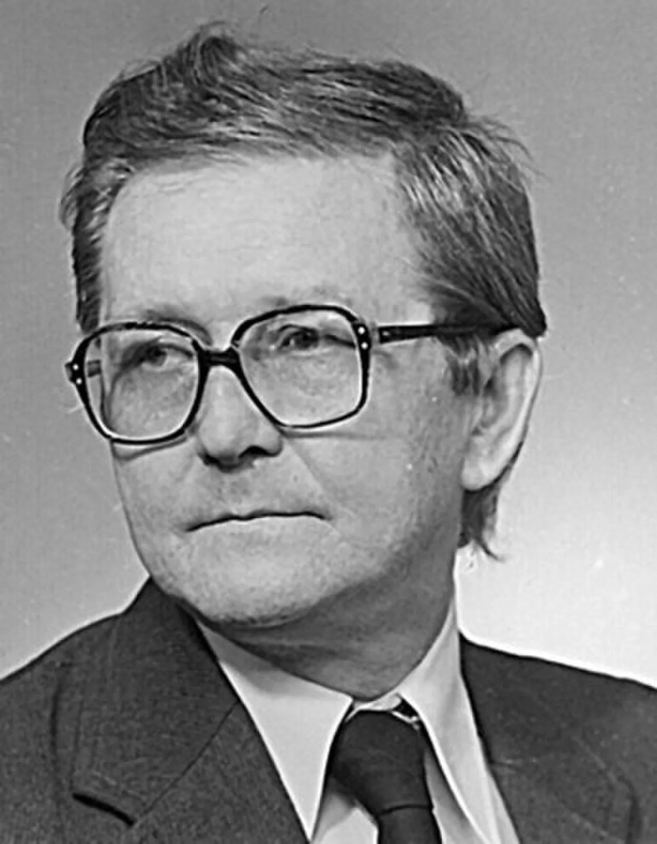 Portrait of Mikołaj Kozakiewicz (1923–1998) – memorial page