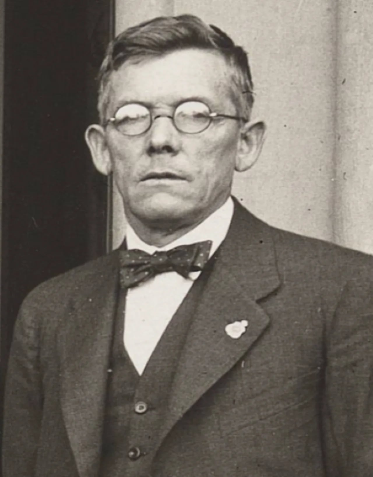 Porträt von James Cornell (1874–1946) – Gedenkseite