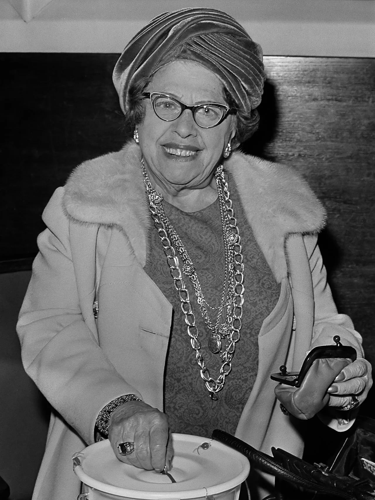 Portrait of Heintje Davids (1888–1975) – memorial page