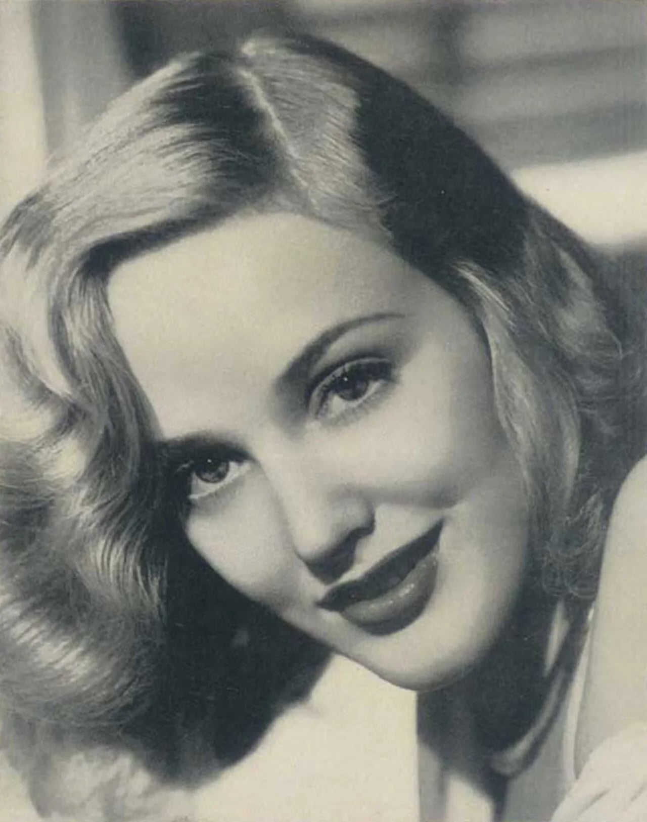 Portrait of Georgia Carroll (1919–2011) – memorial page