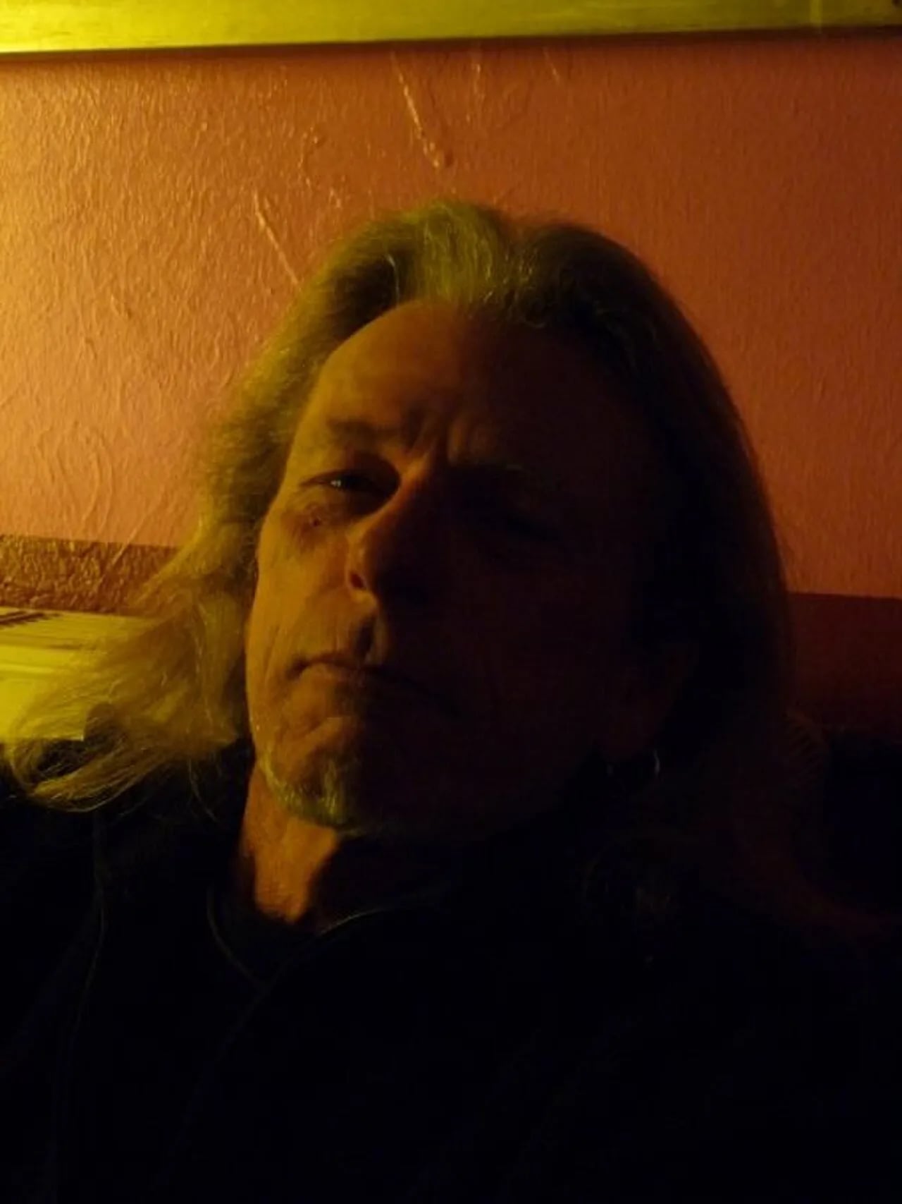 Porträt von Dickie Peterson (1946–2009) – Gedenkseite