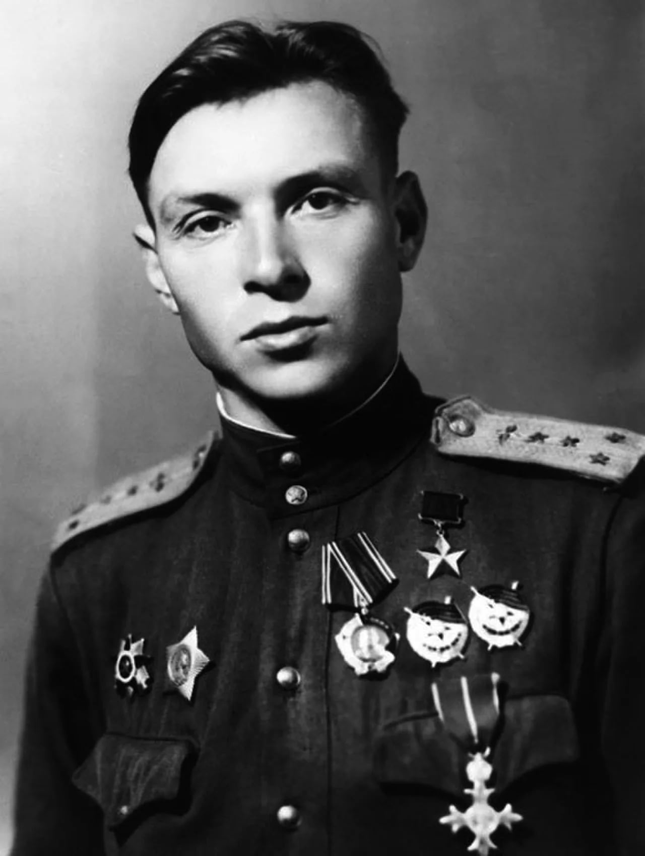 Porträt von Kirill Alexejewitsch Jewstignejew (1917–1996) – Gedenkseite