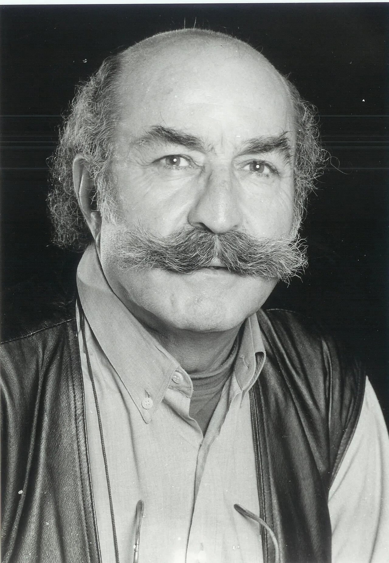 Portrait of Yılmaz Onay (1937–2018) – memorial page